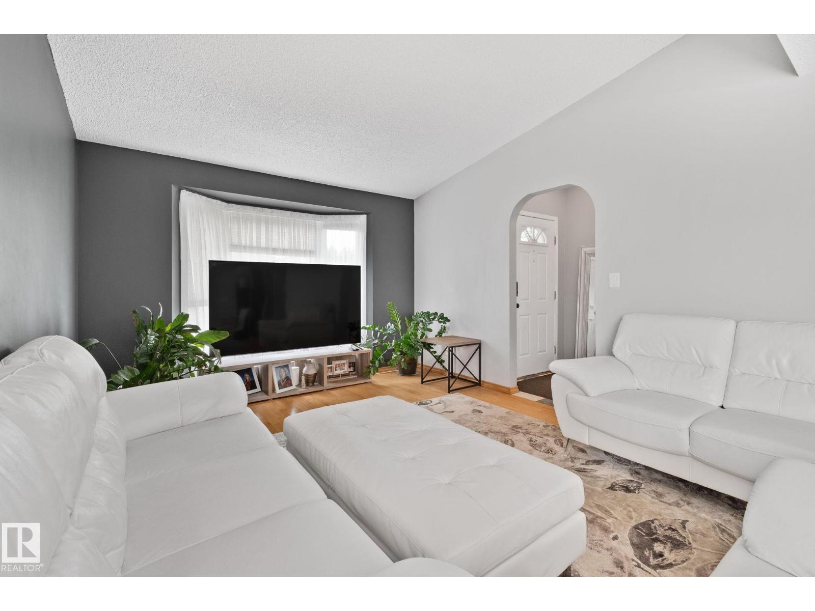 7503 190 St Nw Property Photo 11