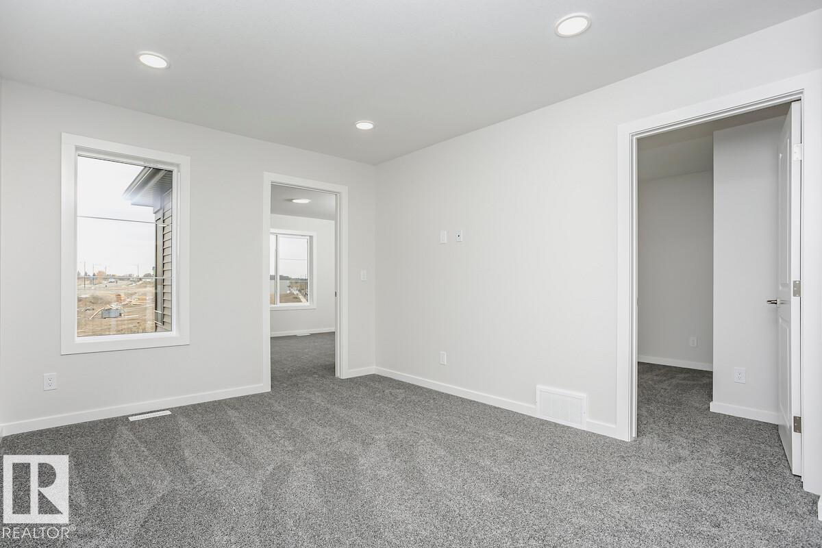 2815 62 St Sw Property Photo 6