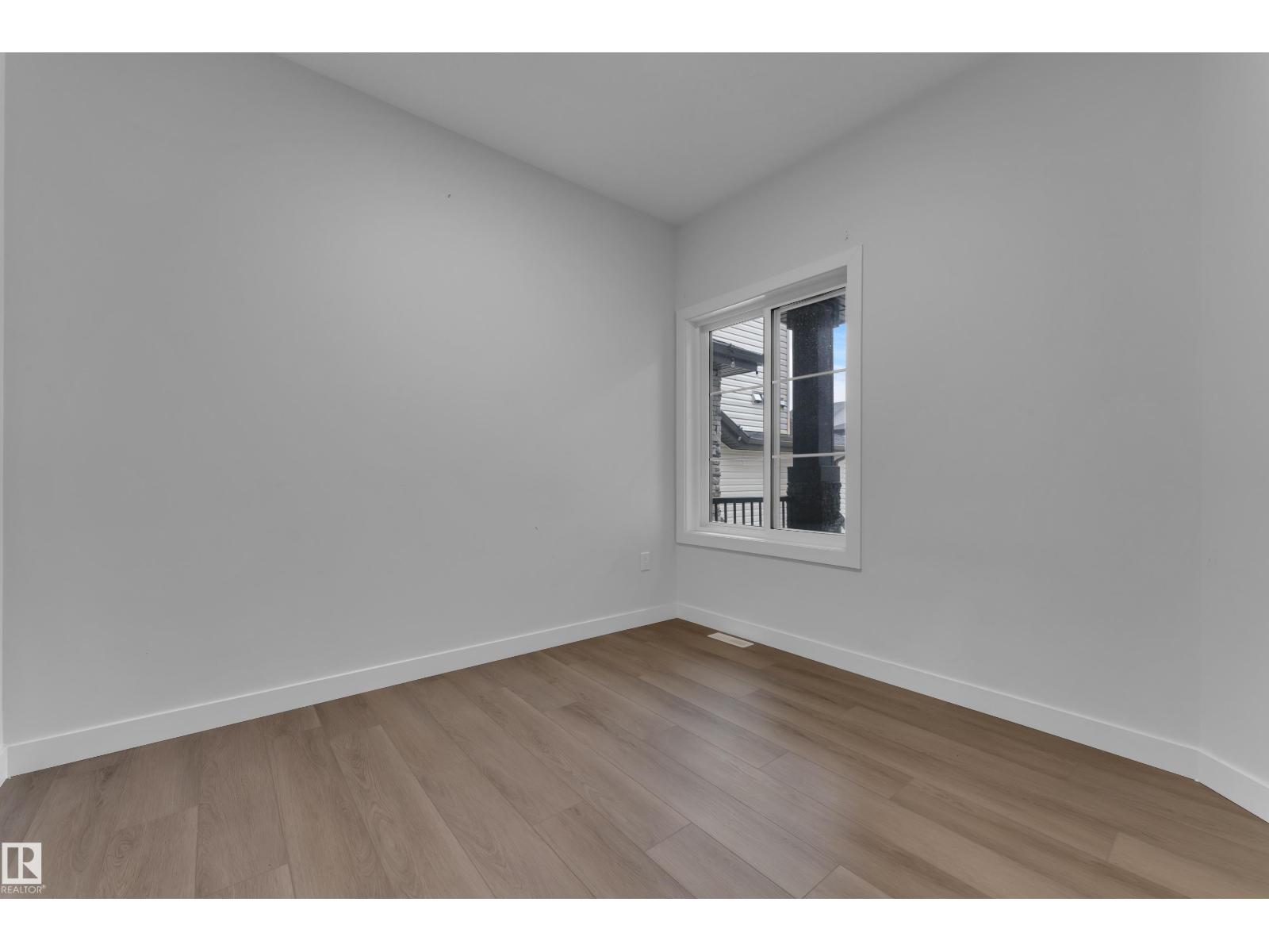 3615 42 Av Property Photo 10
