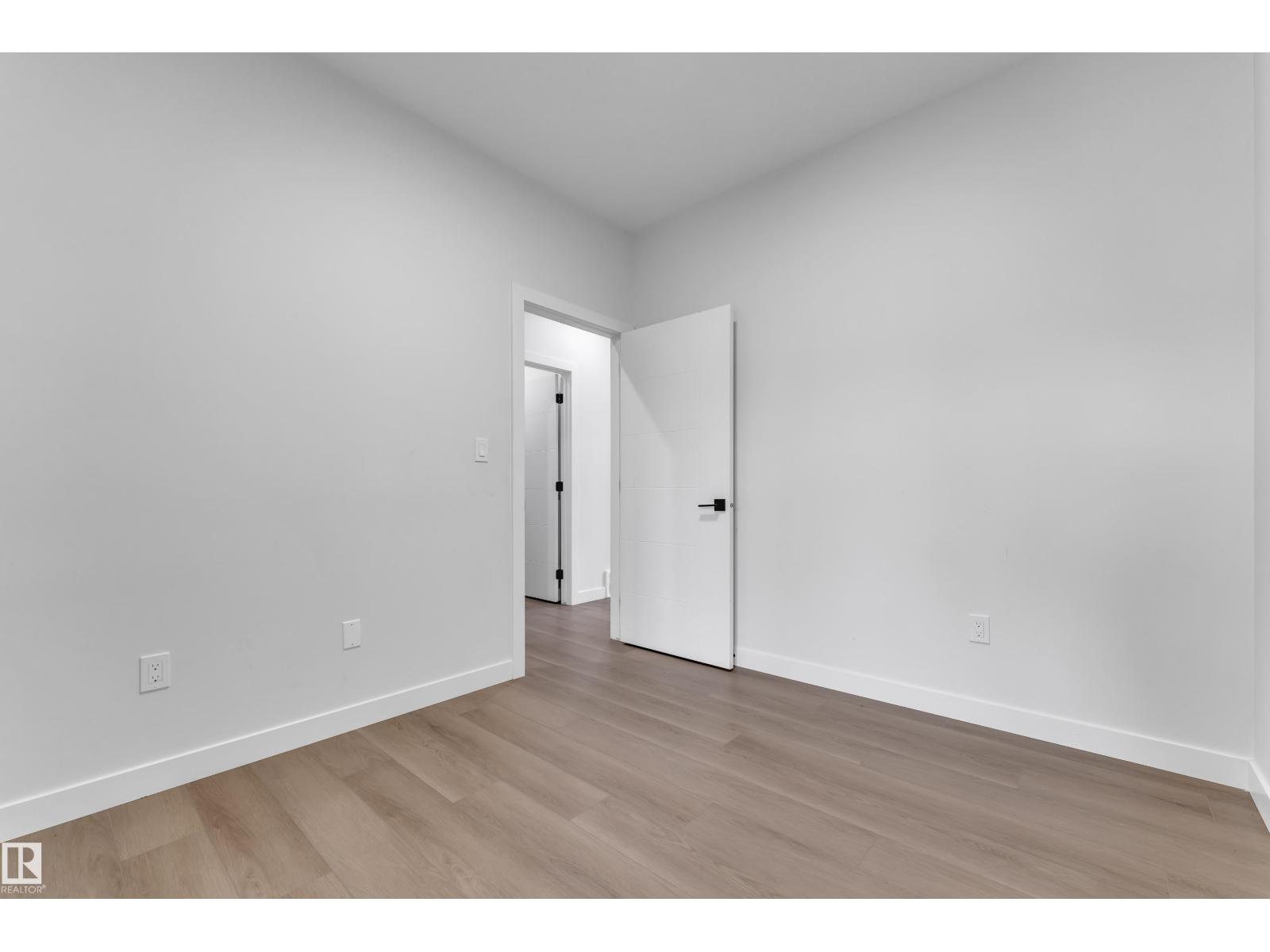 3615 42 Av Property Photo 11
