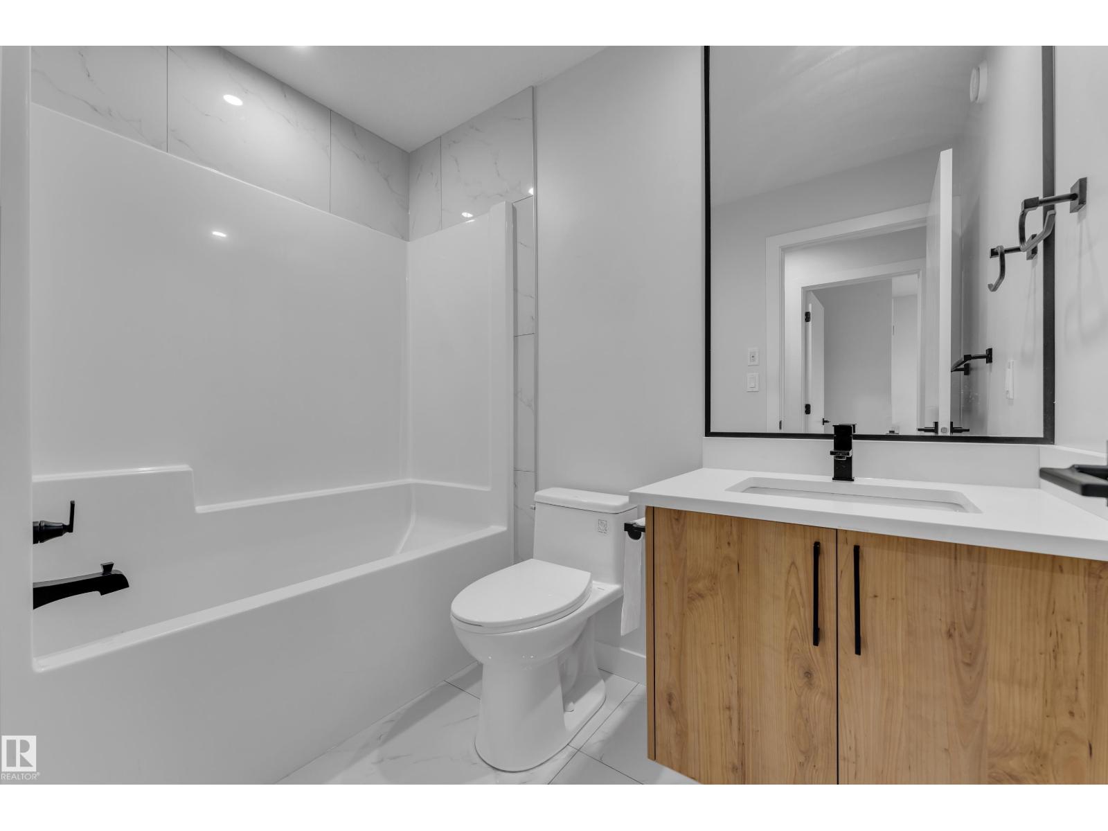 3615 42 Av Property Photo 25