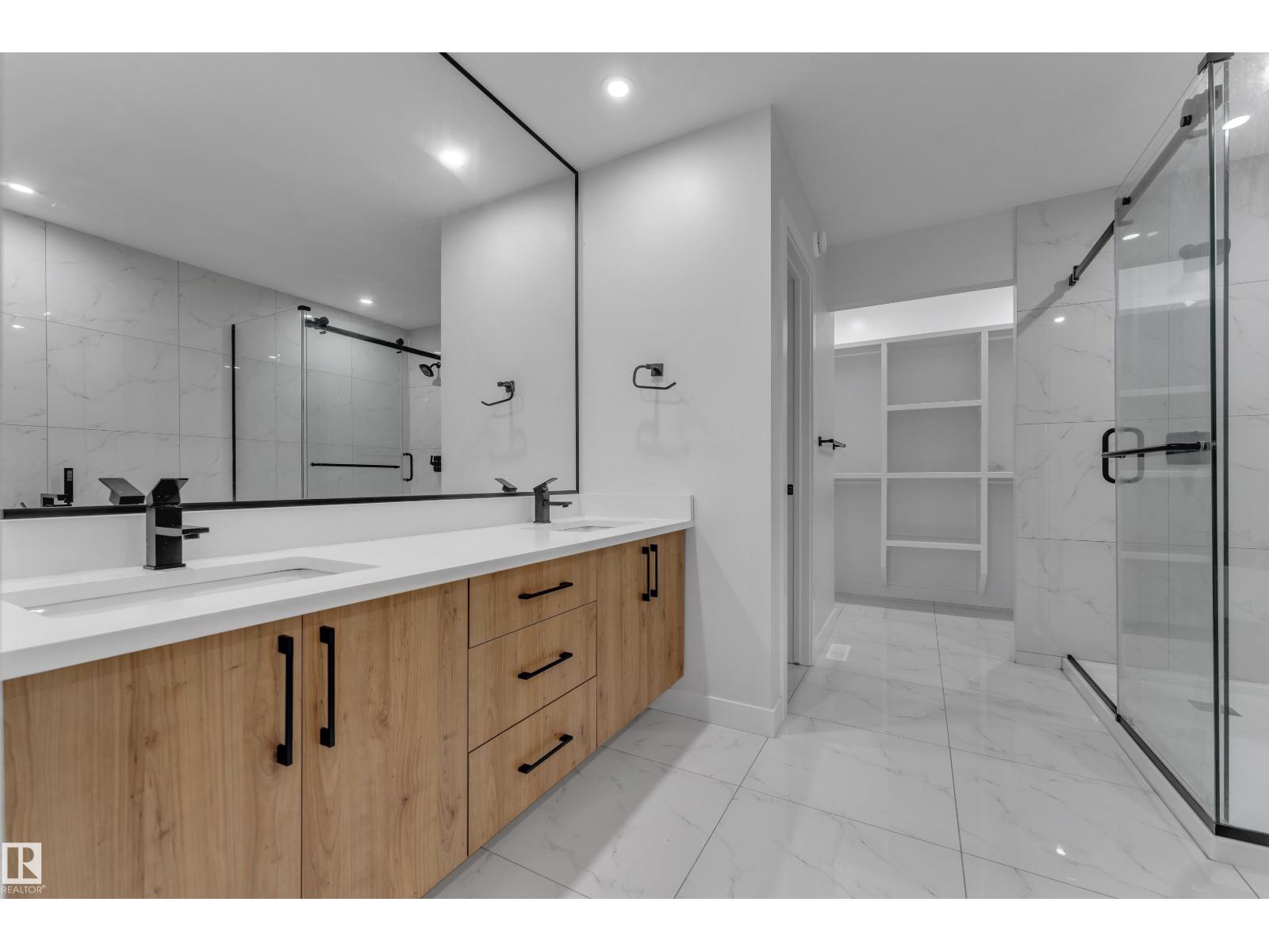 3615 42 Av Property Photo 39
