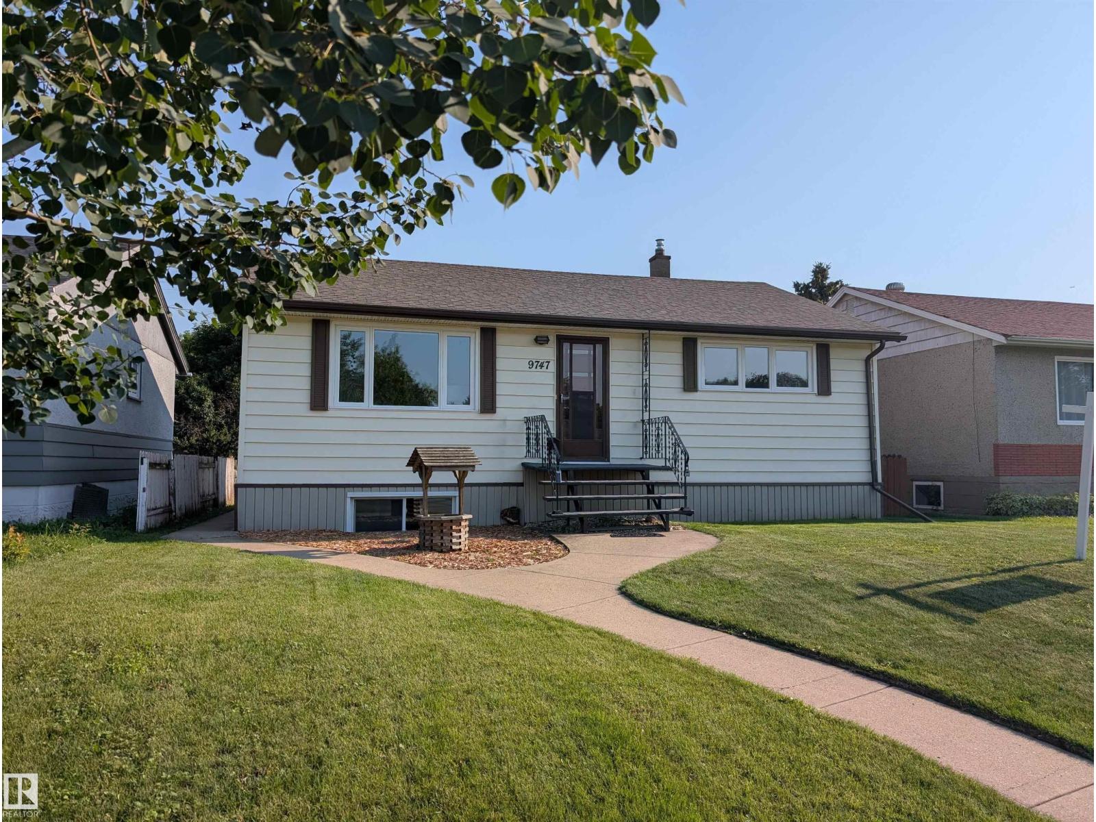 9747 66 Av Nw Property Photo 1