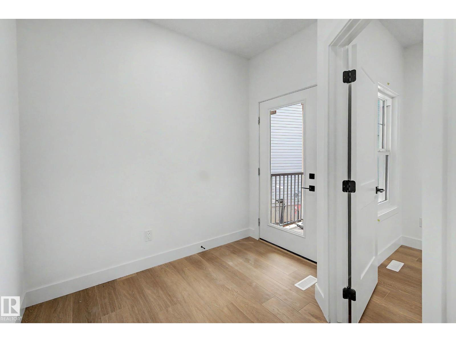 294 Munn Wy Property Photo 4