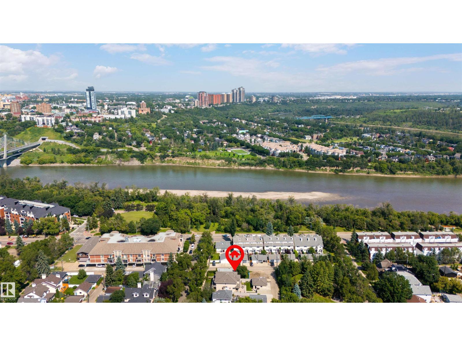 9745 94 St Nw Property Photo 3