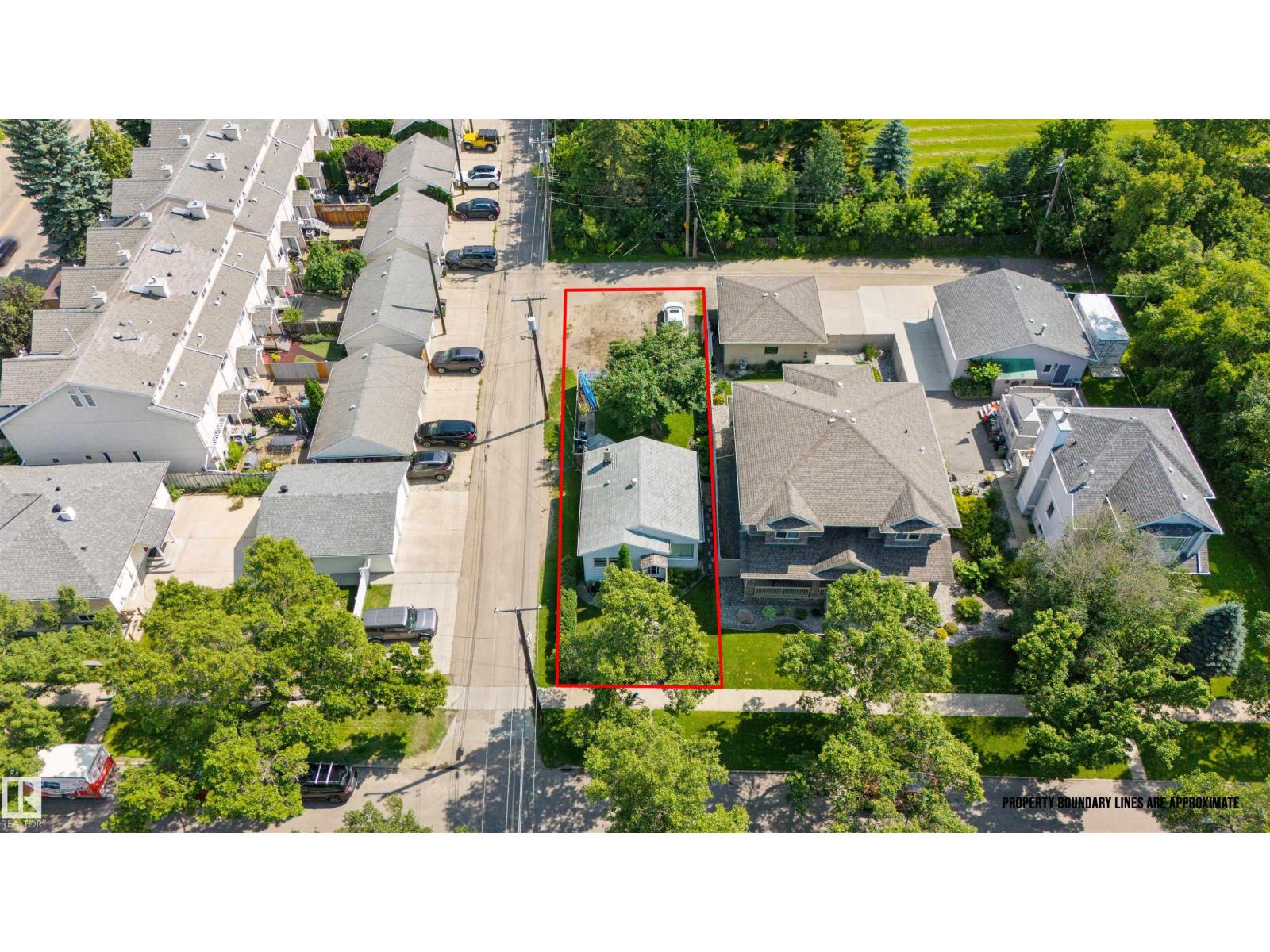 9745 94 St Nw Property Photo 6