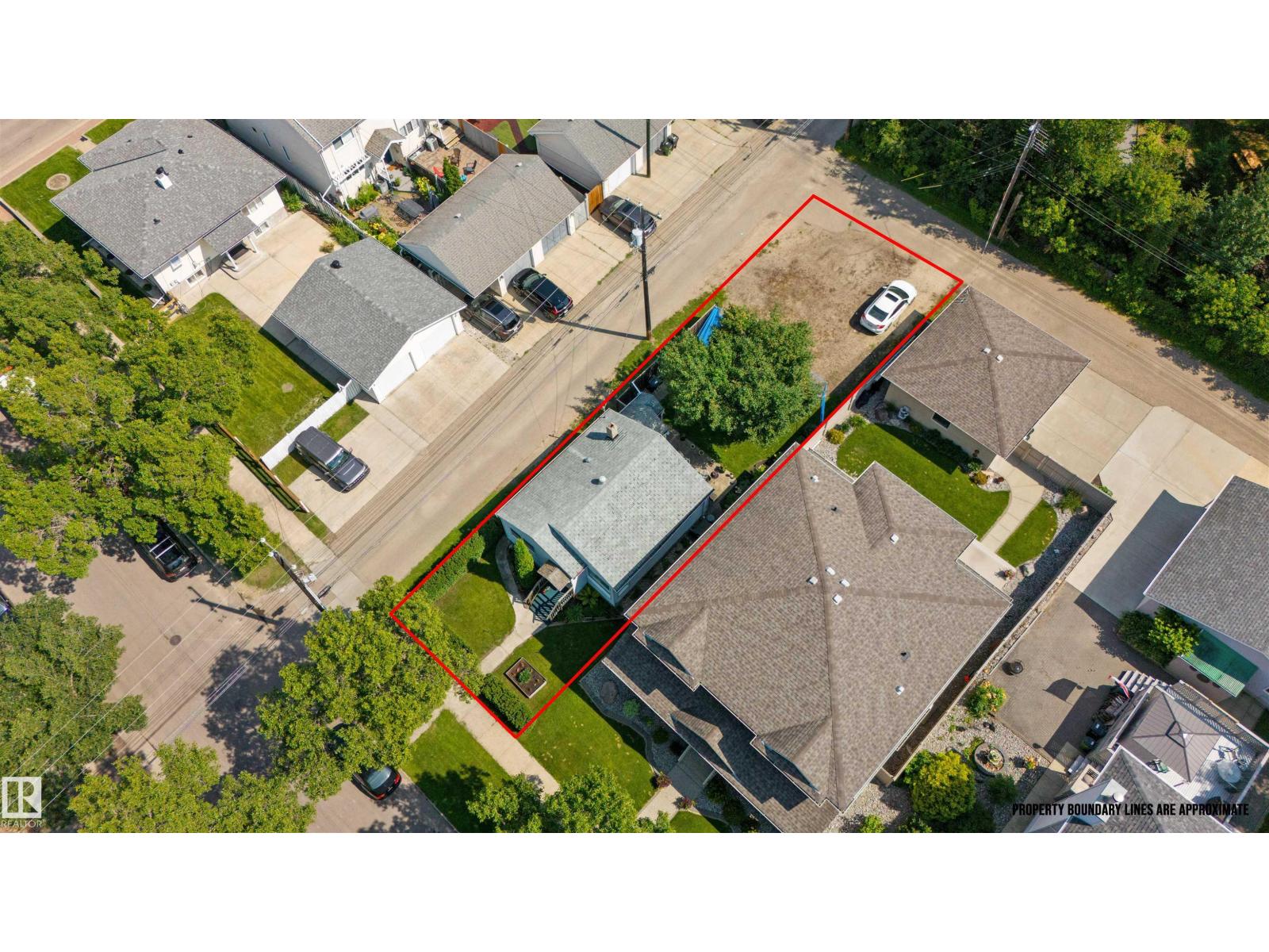 9745 94 St Nw Property Photo 8