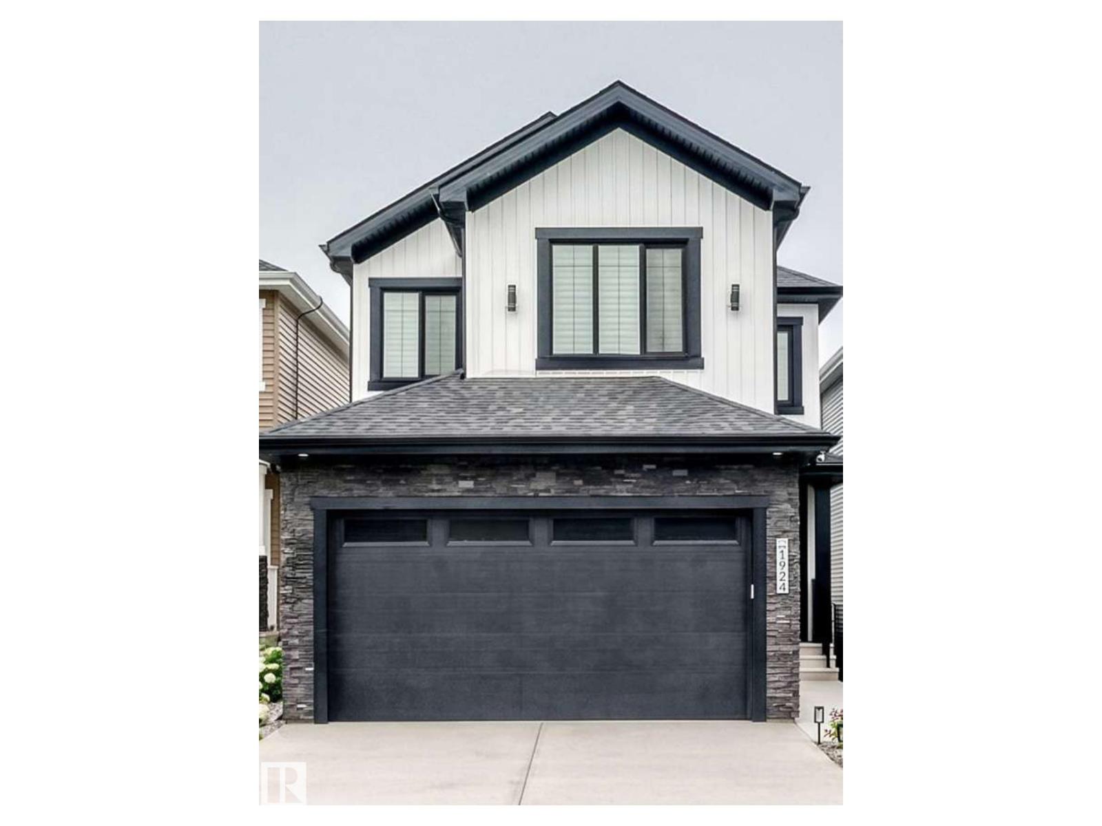 1924 164 ST SW