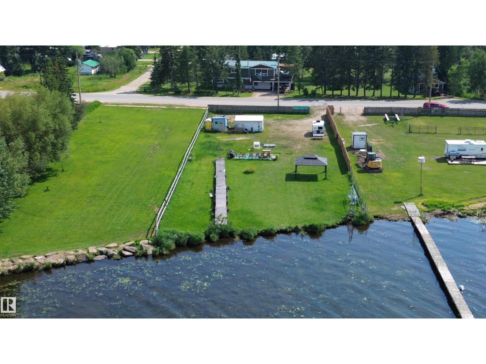 306 Lakeshore Drive E Property Photo 3