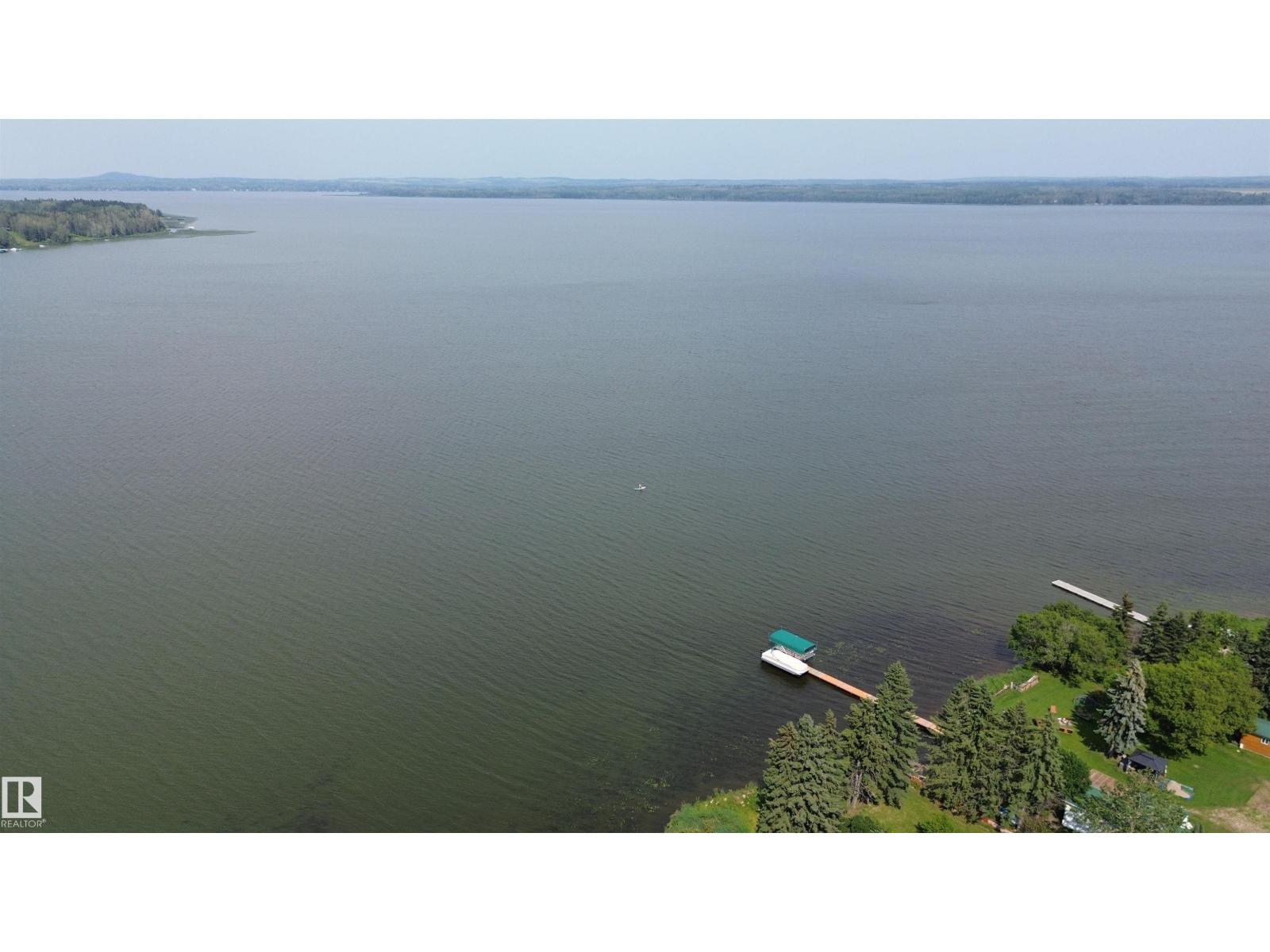 306 Lakeshore Drive E Property Photo 6