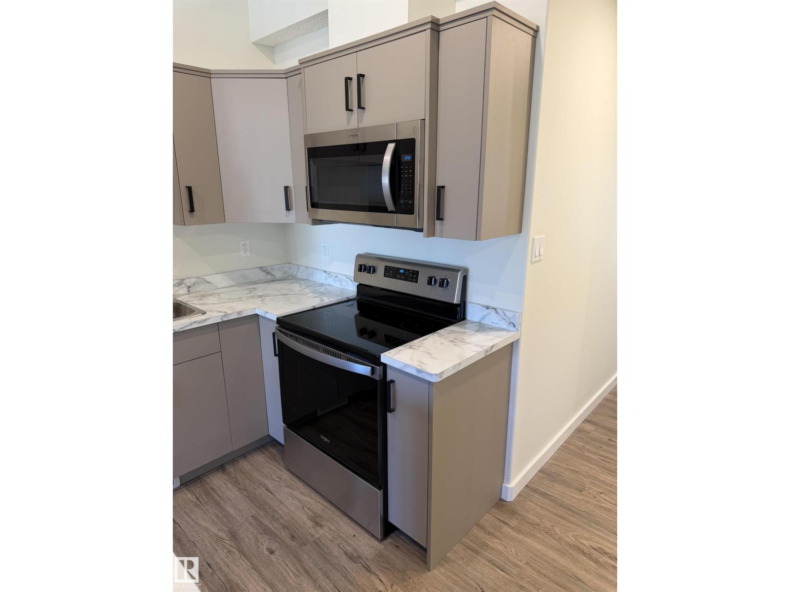 4313 54 Av Property Photo 7