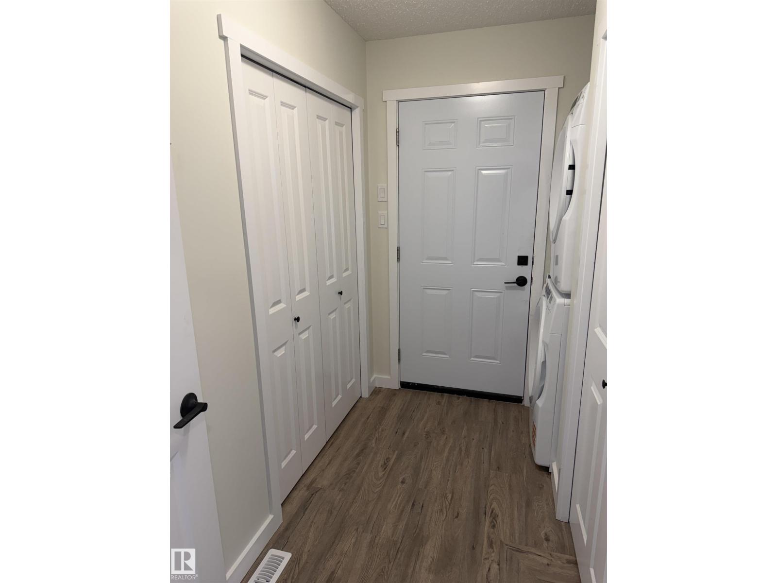 4313 54 Av Property Photo 17