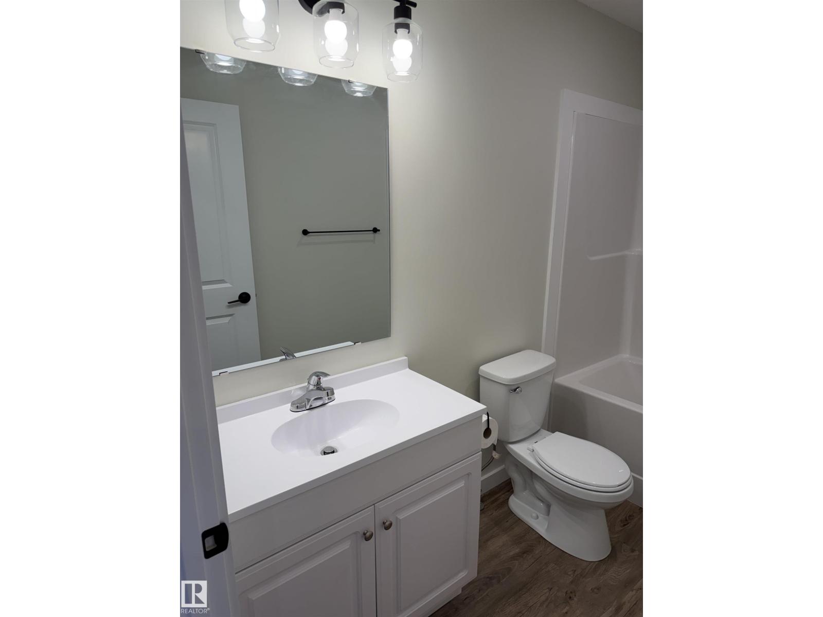 4313 54 Av Property Photo 18
