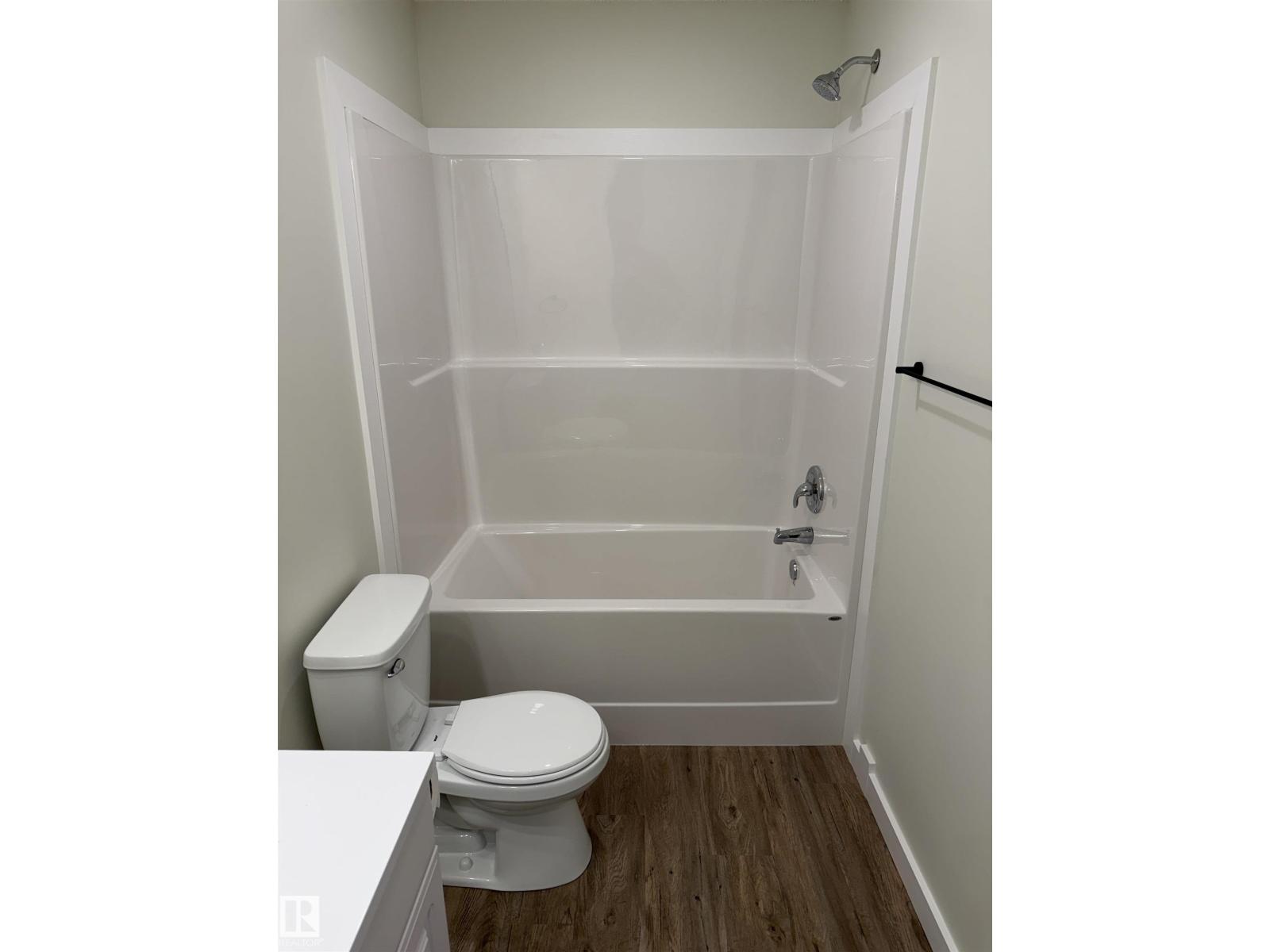 4313 54 Av Property Photo 20