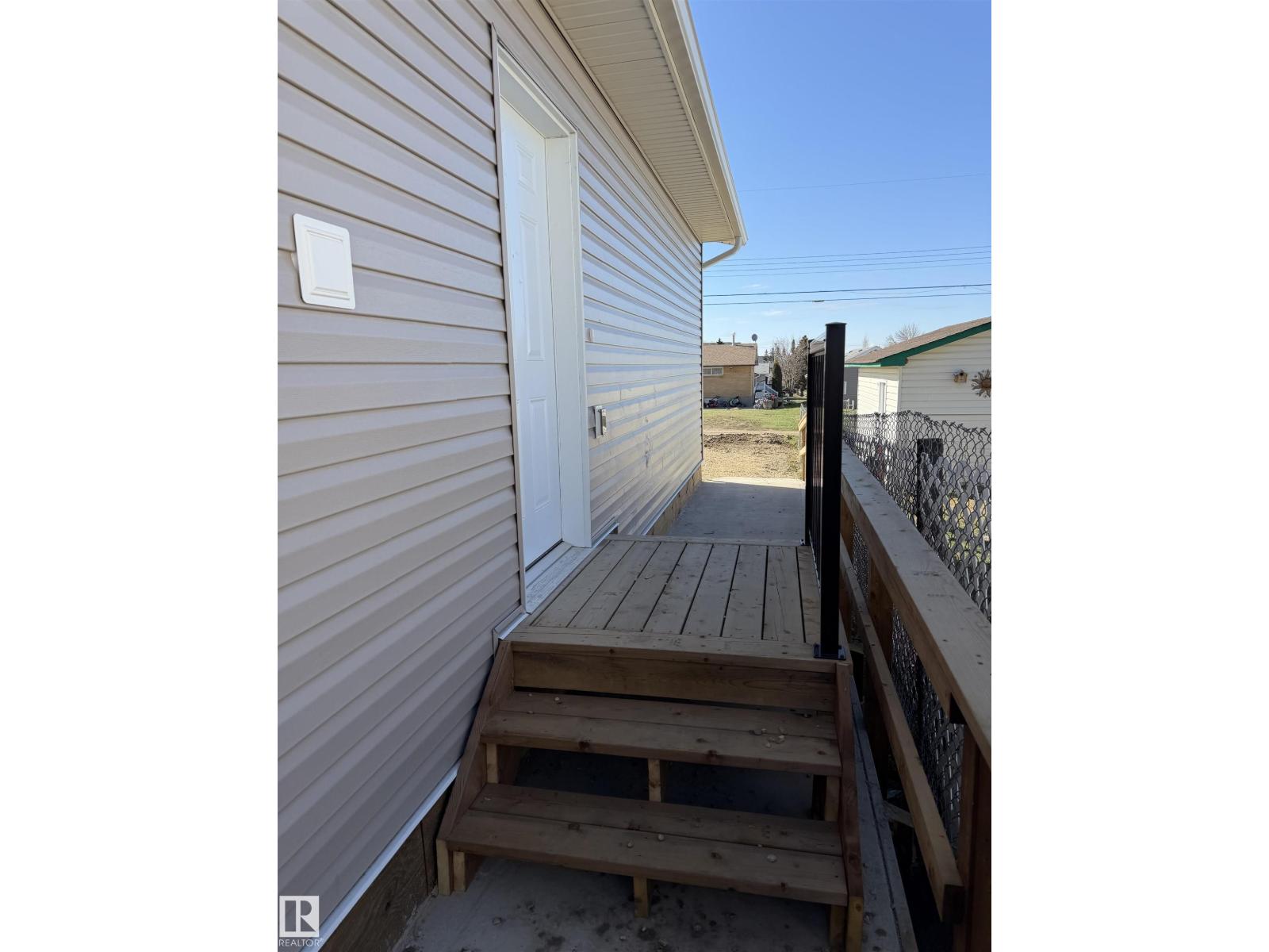 4313 54 Av Property Photo 27