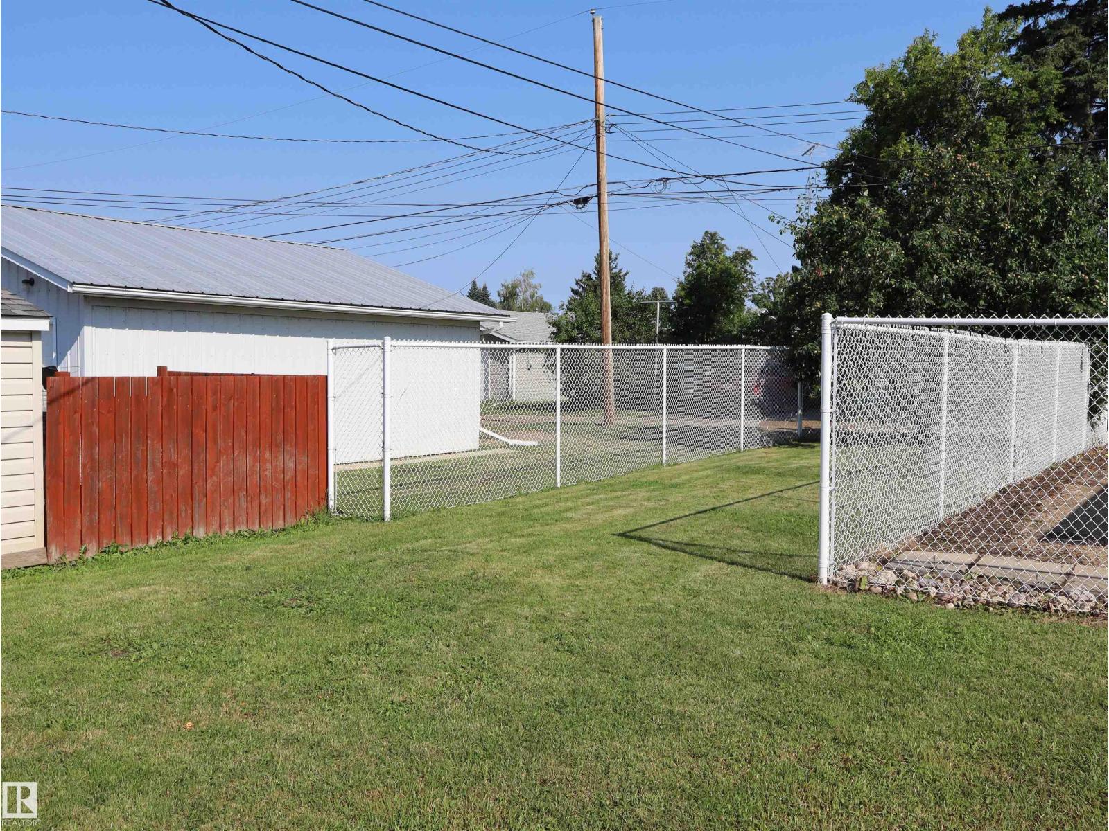 4306 - 55 Ave Property Photo 7