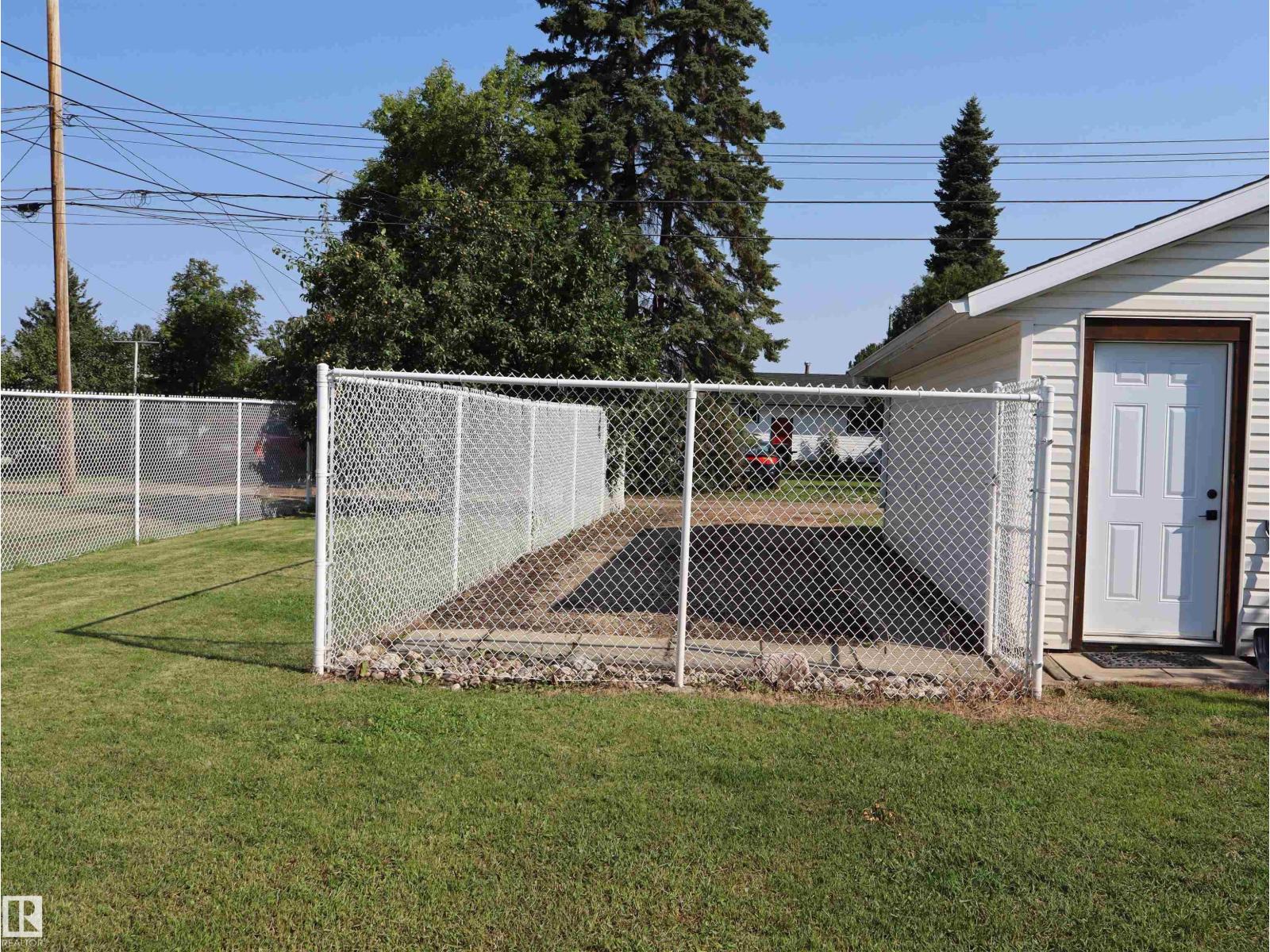 4306 - 55 Ave Property Photo 8