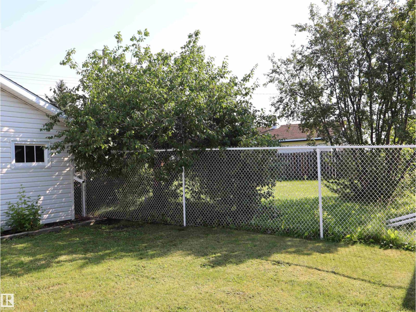 4306 - 55 Ave Property Photo 11