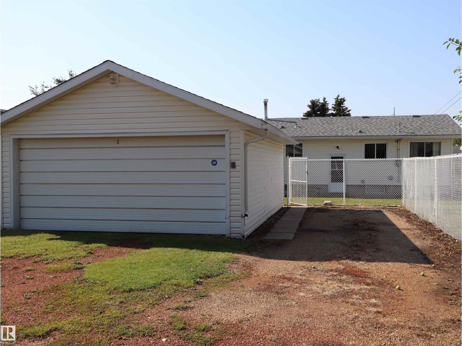 4306 - 55 Ave Property Photo 12