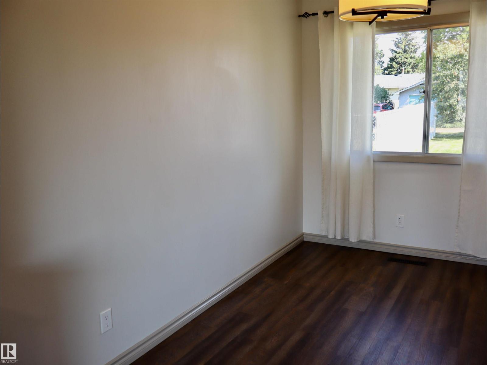 4306 - 55 Ave Property Photo 21