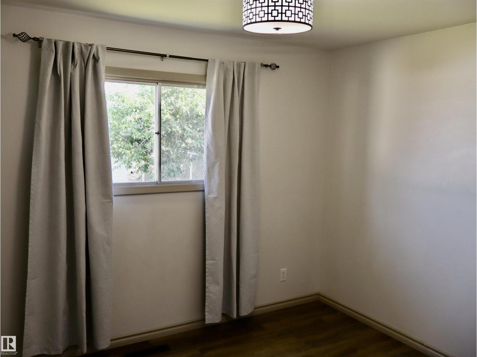 4306 - 55 Ave Property Photo 30