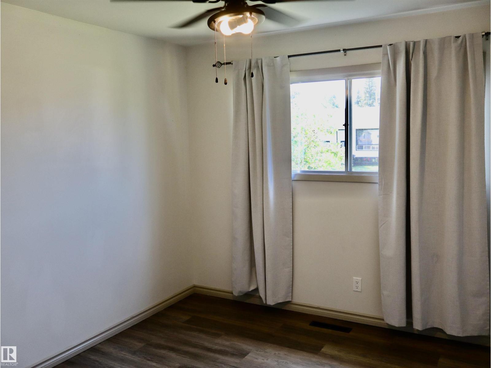 4306 - 55 Ave Property Photo 32
