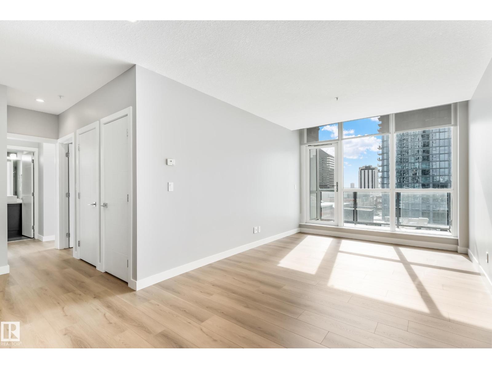 #910 10238 103 St Nw Property Photo 11