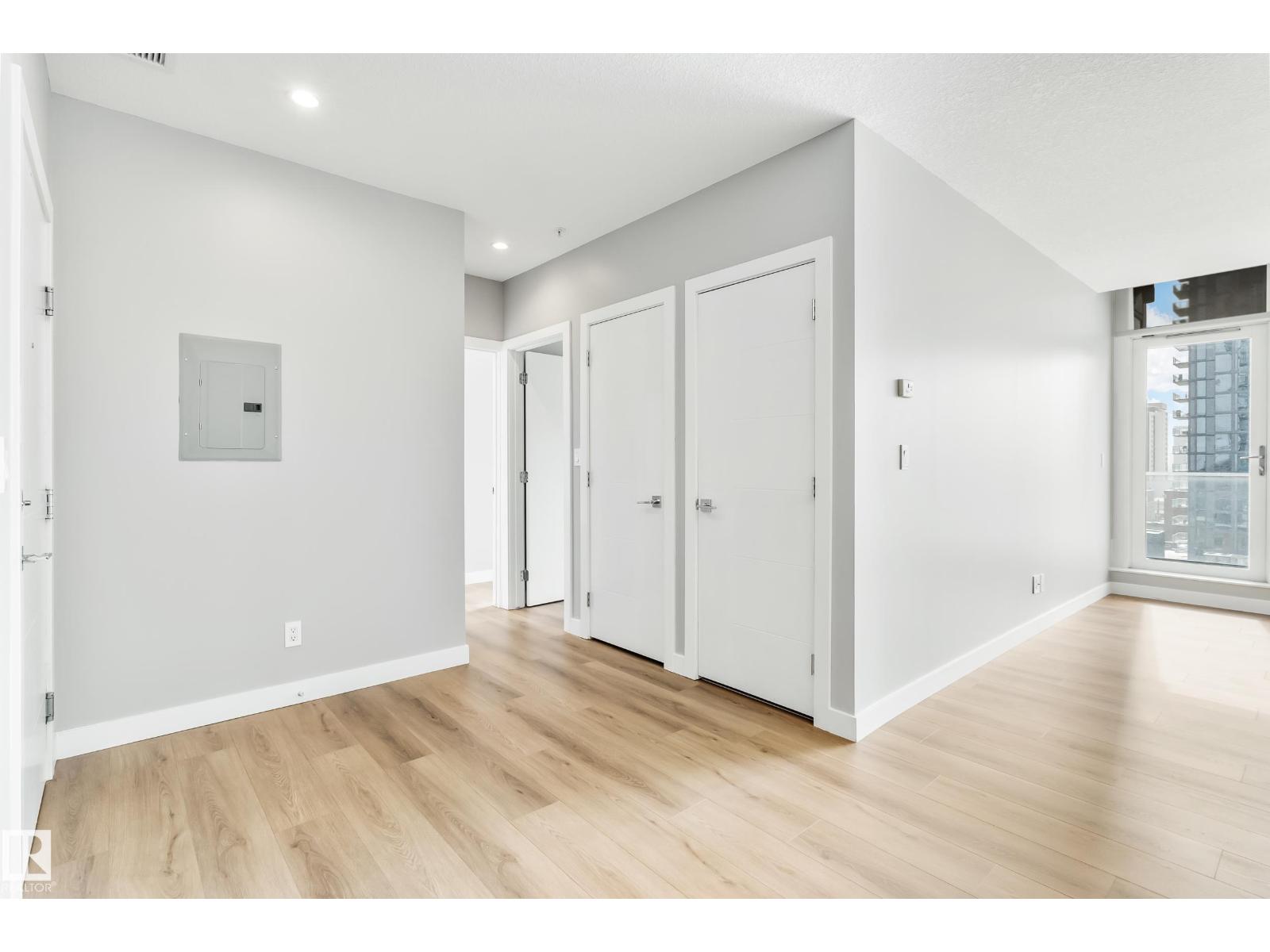 #910 10238 103 St Nw Property Photo 14