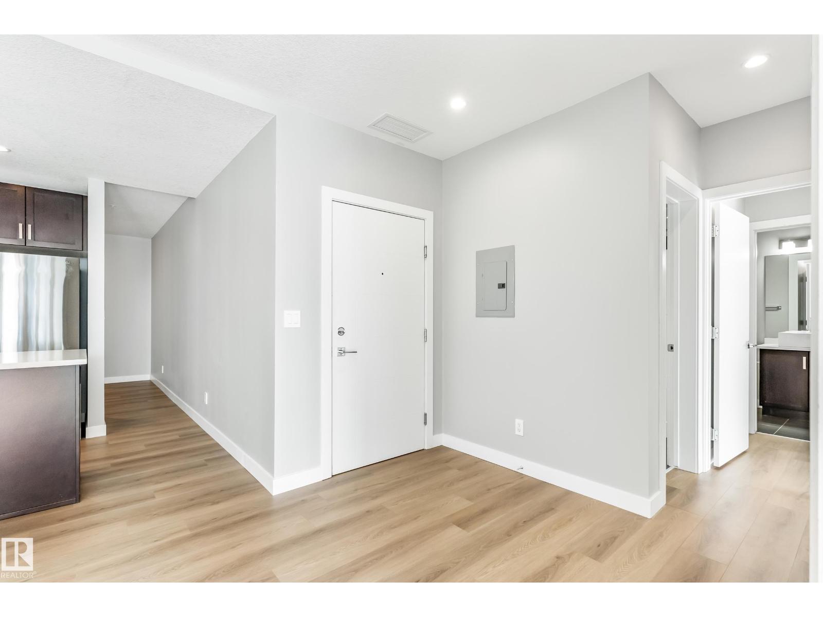 #910 10238 103 St Nw Property Photo 23