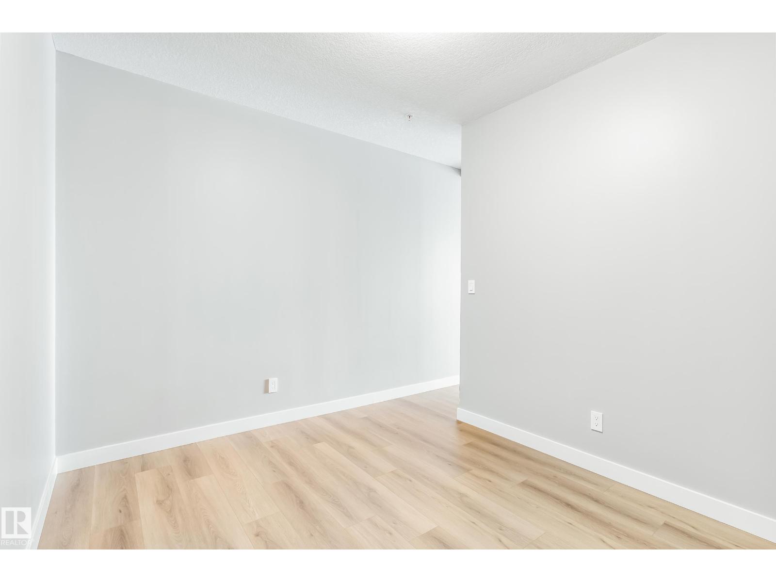 #910 10238 103 St Nw Property Photo 25