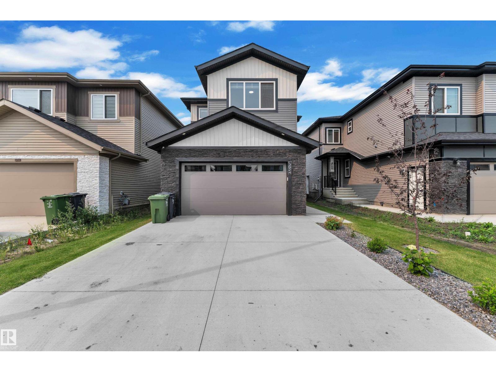 3924 41 AV Property Photo 1