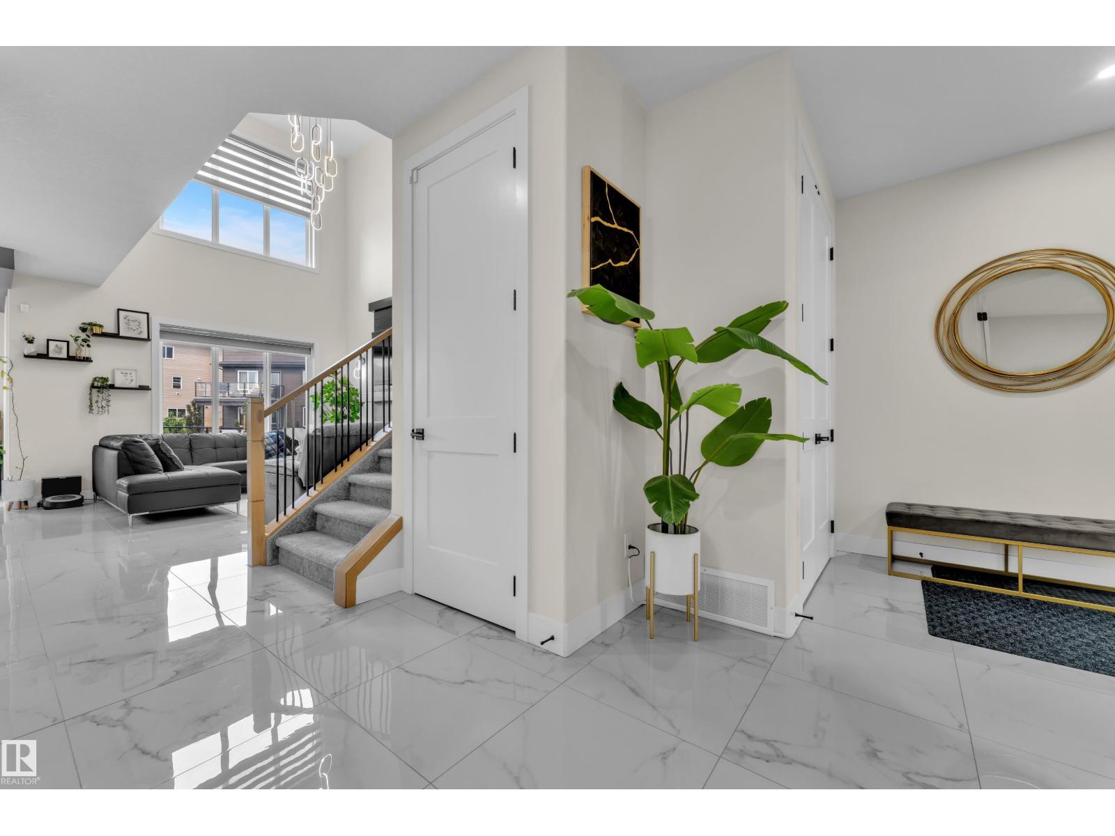 3924 41 Av Property Photo 8