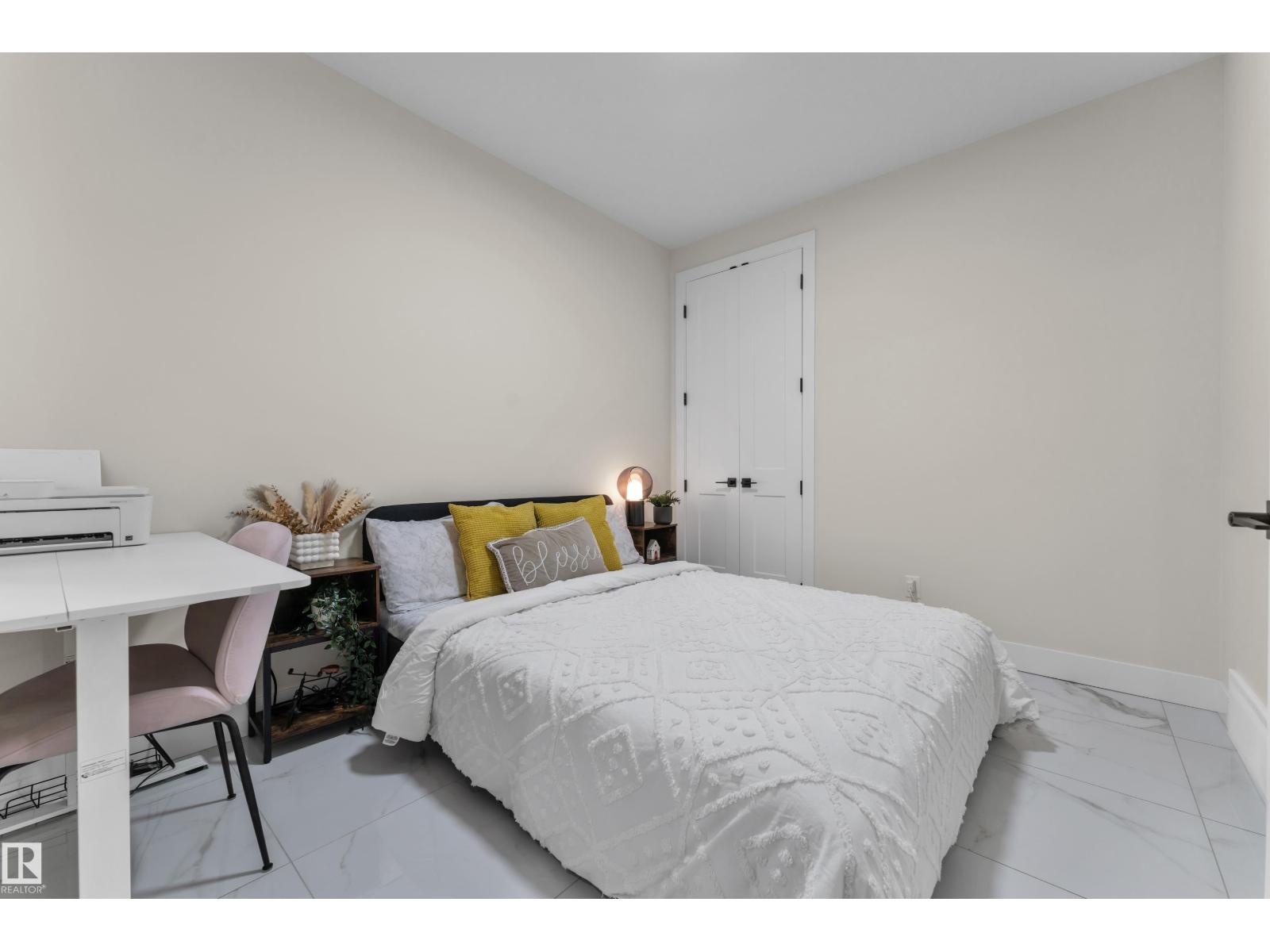 3924 41 Av Property Photo 10