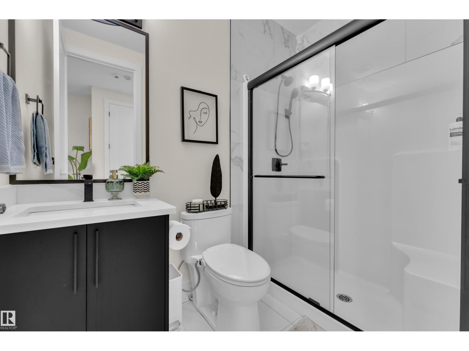 3924 41 Av Property Photo 11