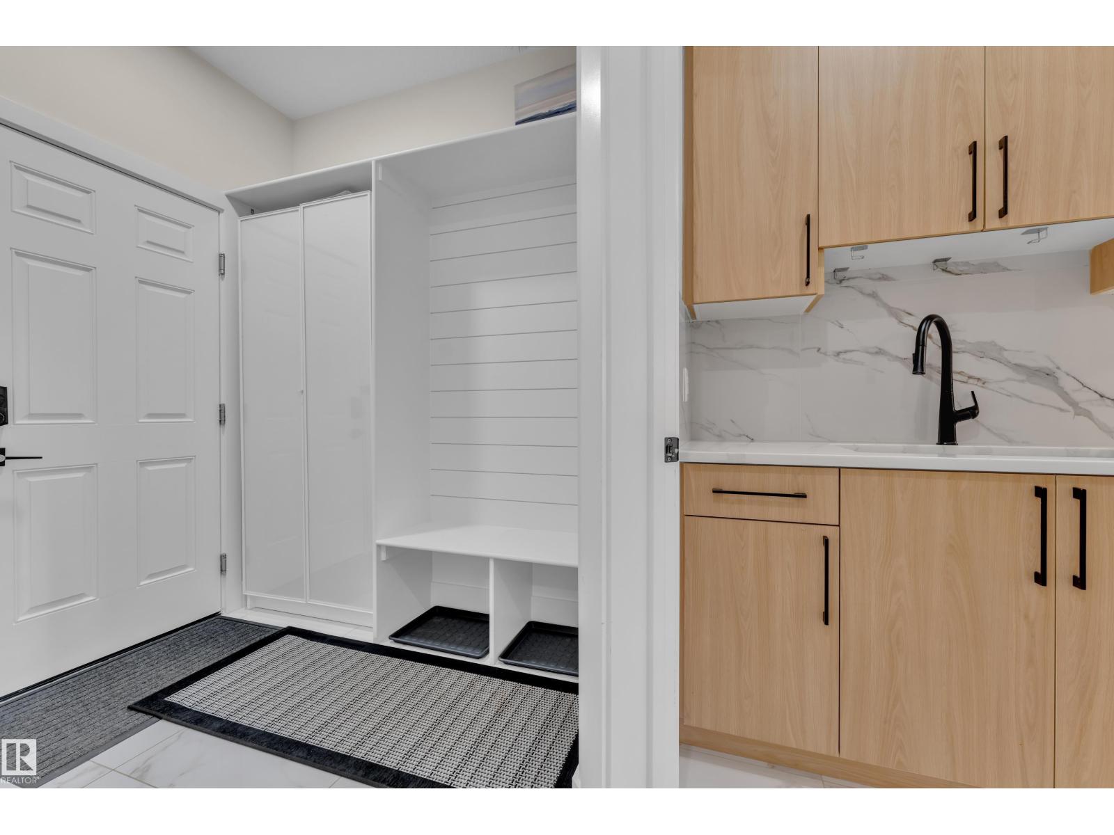 3924 41 Av Property Photo 12