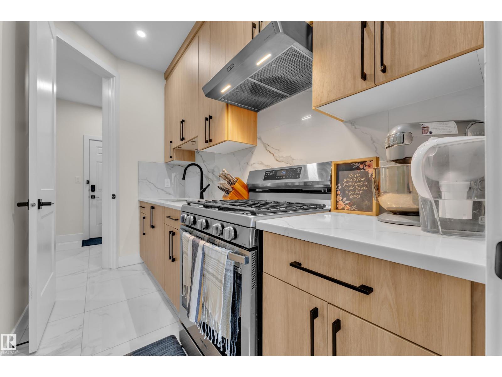 3924 41 Av Property Photo 13
