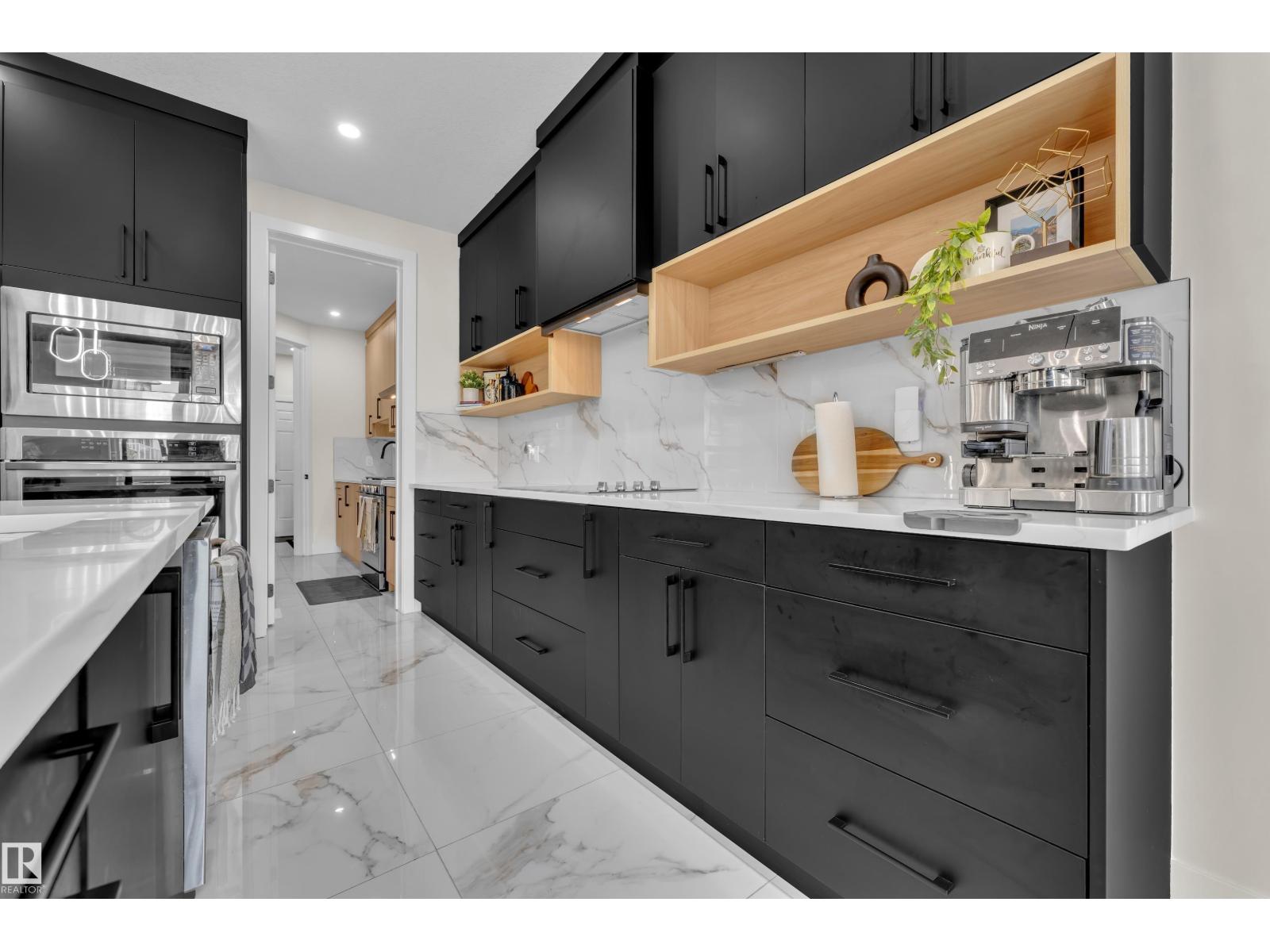 3924 41 Av Property Photo 14
