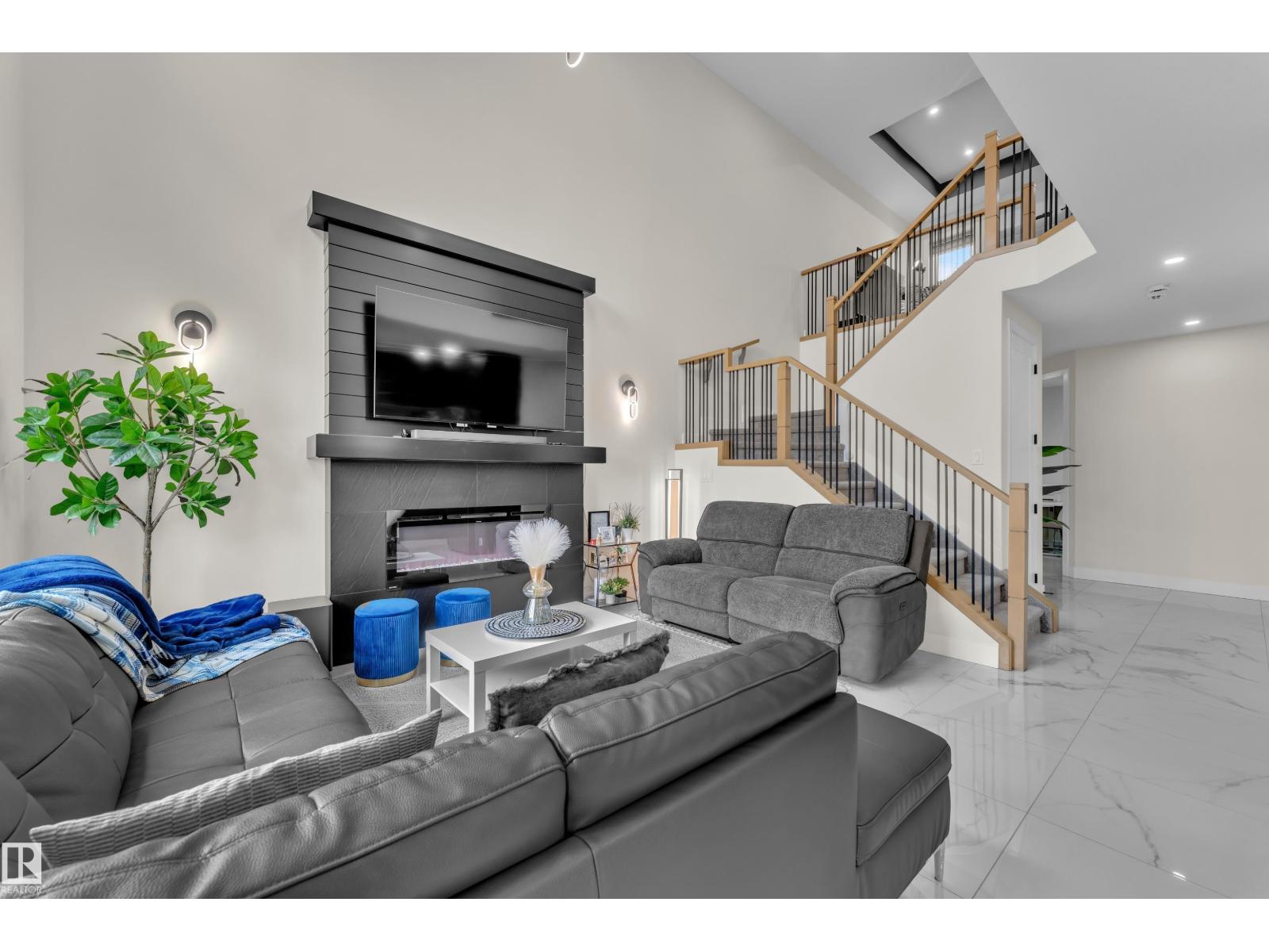 3924 41 Av Property Photo 20