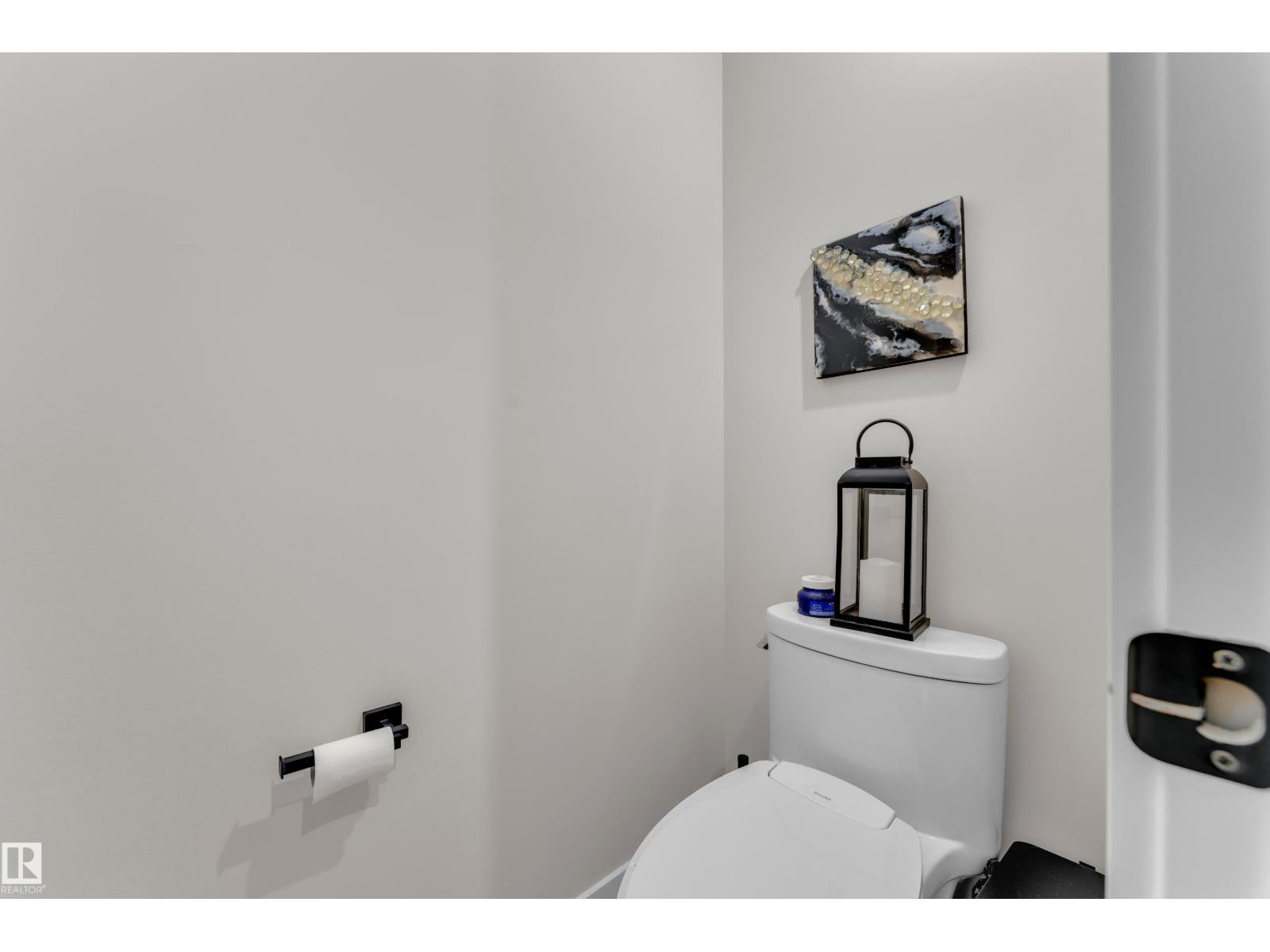 3924 41 Av Property Photo 33