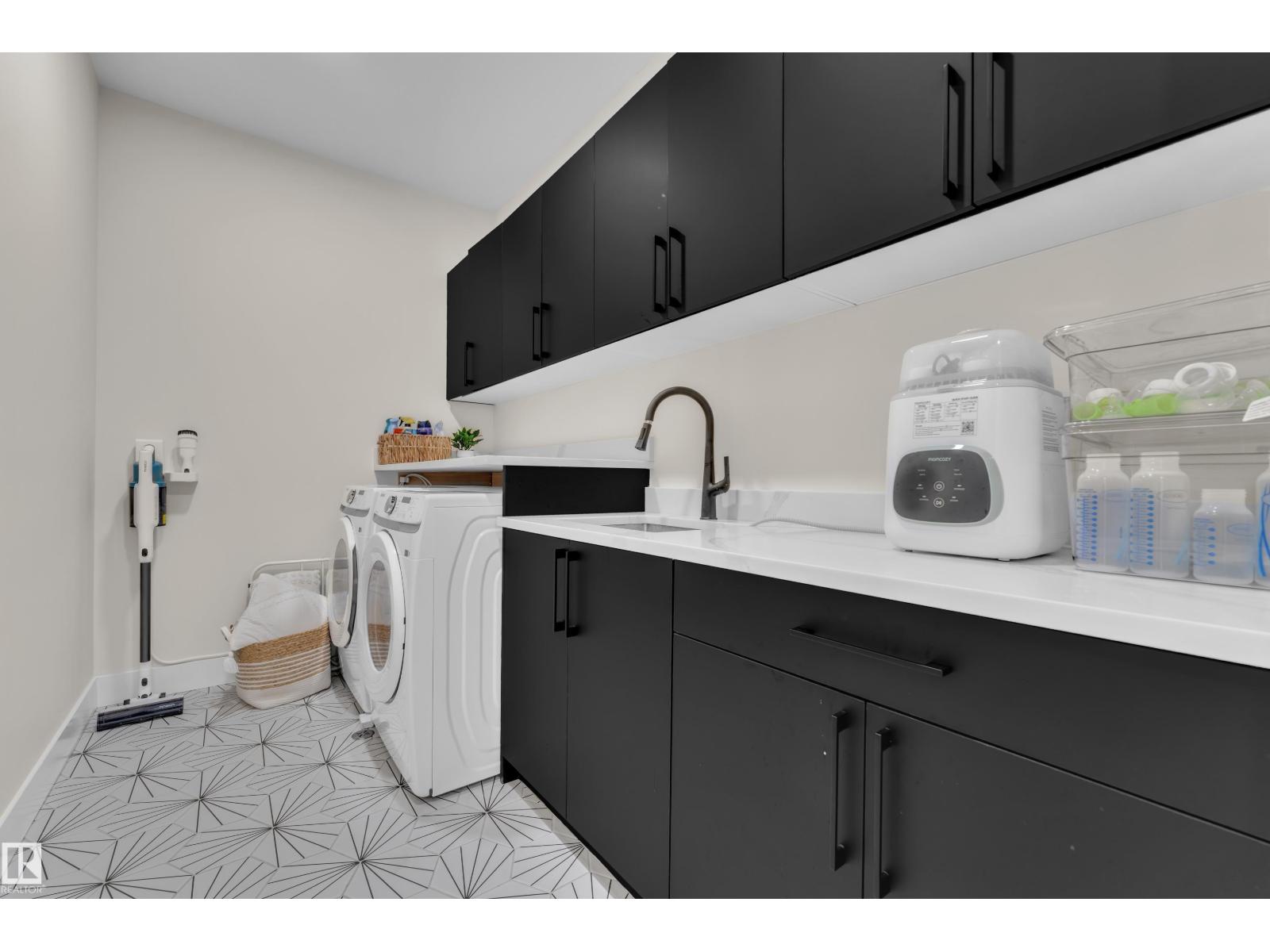 3924 41 Av Property Photo 38