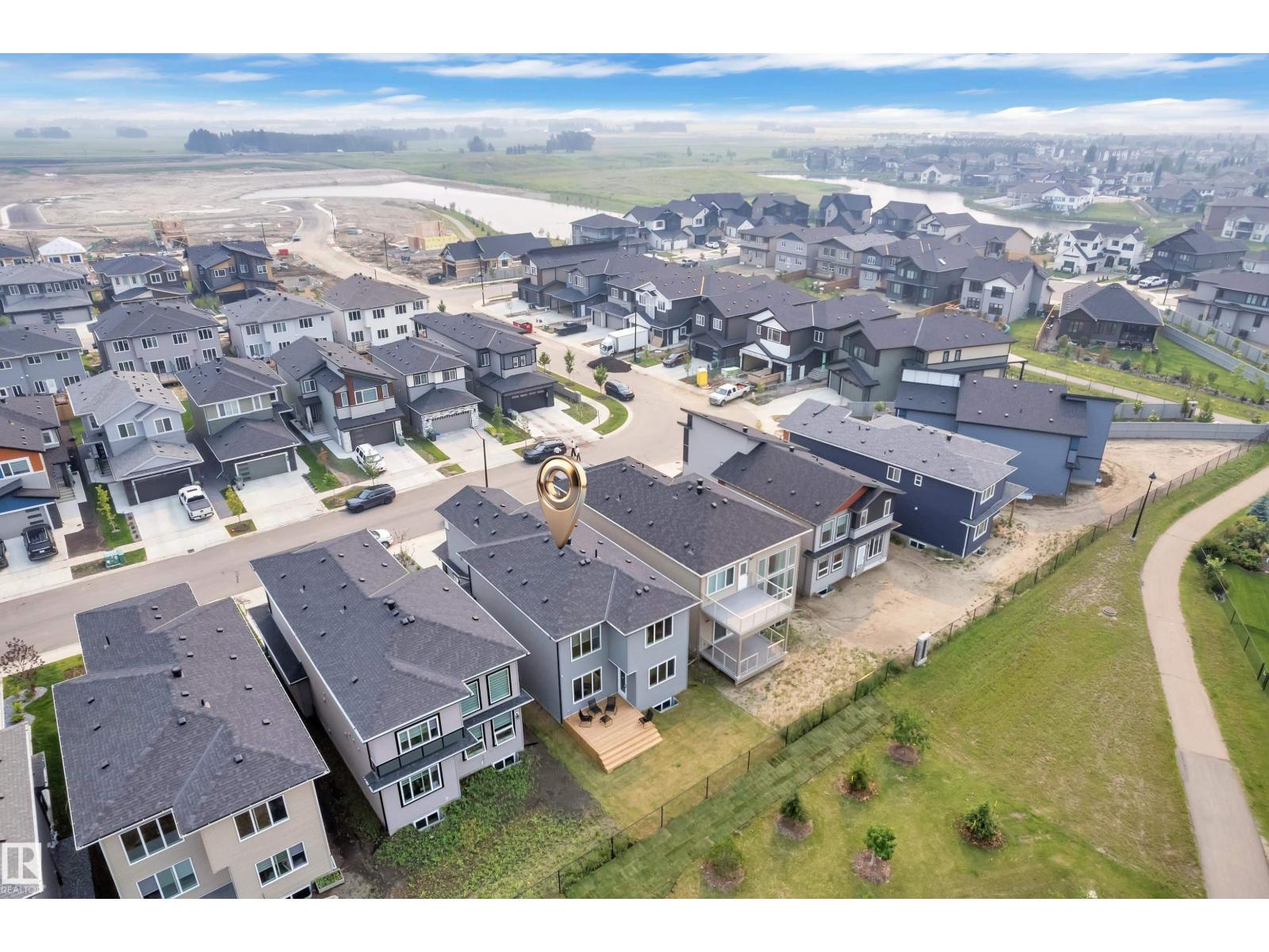 3924 41 Av Property Photo 42