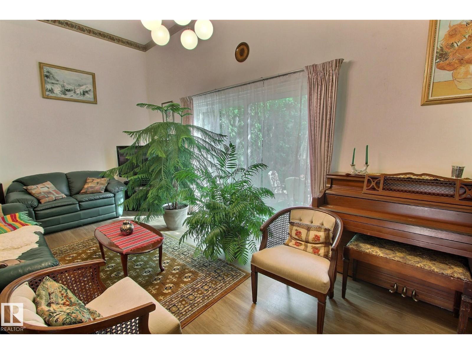 14626 52 St Nw Nw Property Photo 3