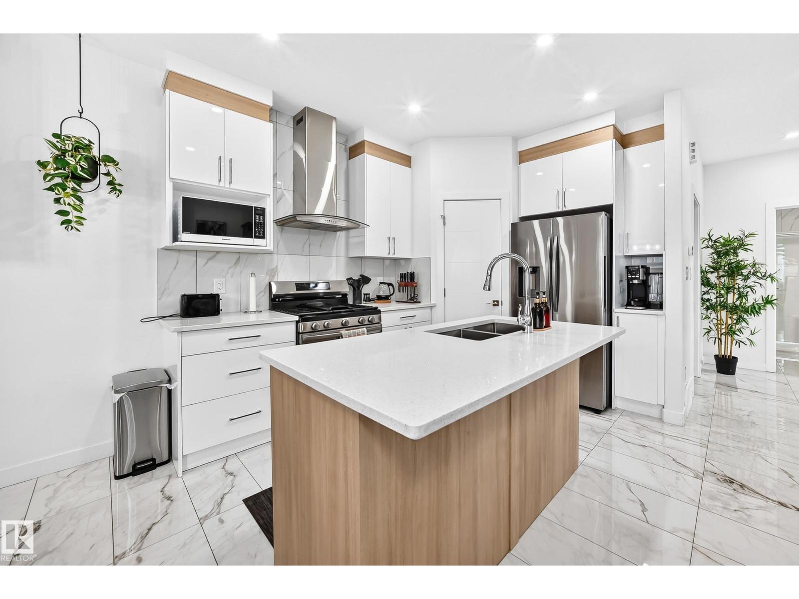 3605 41 Av Property Photo 7