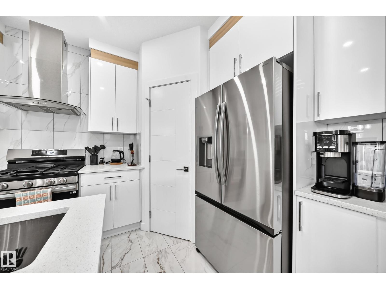 3605 41 Av Property Photo 9