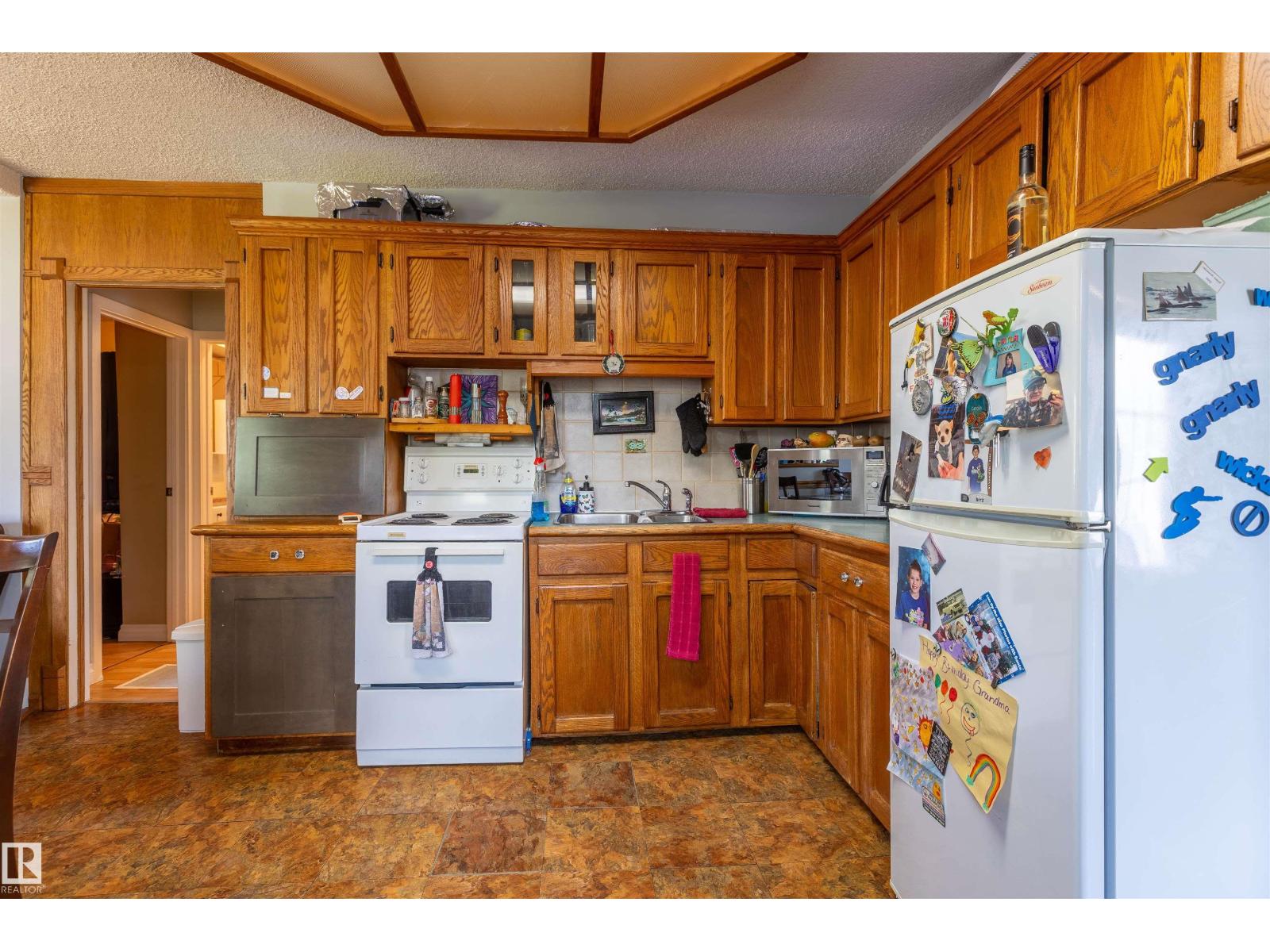 4834 51 St Property Photo 7