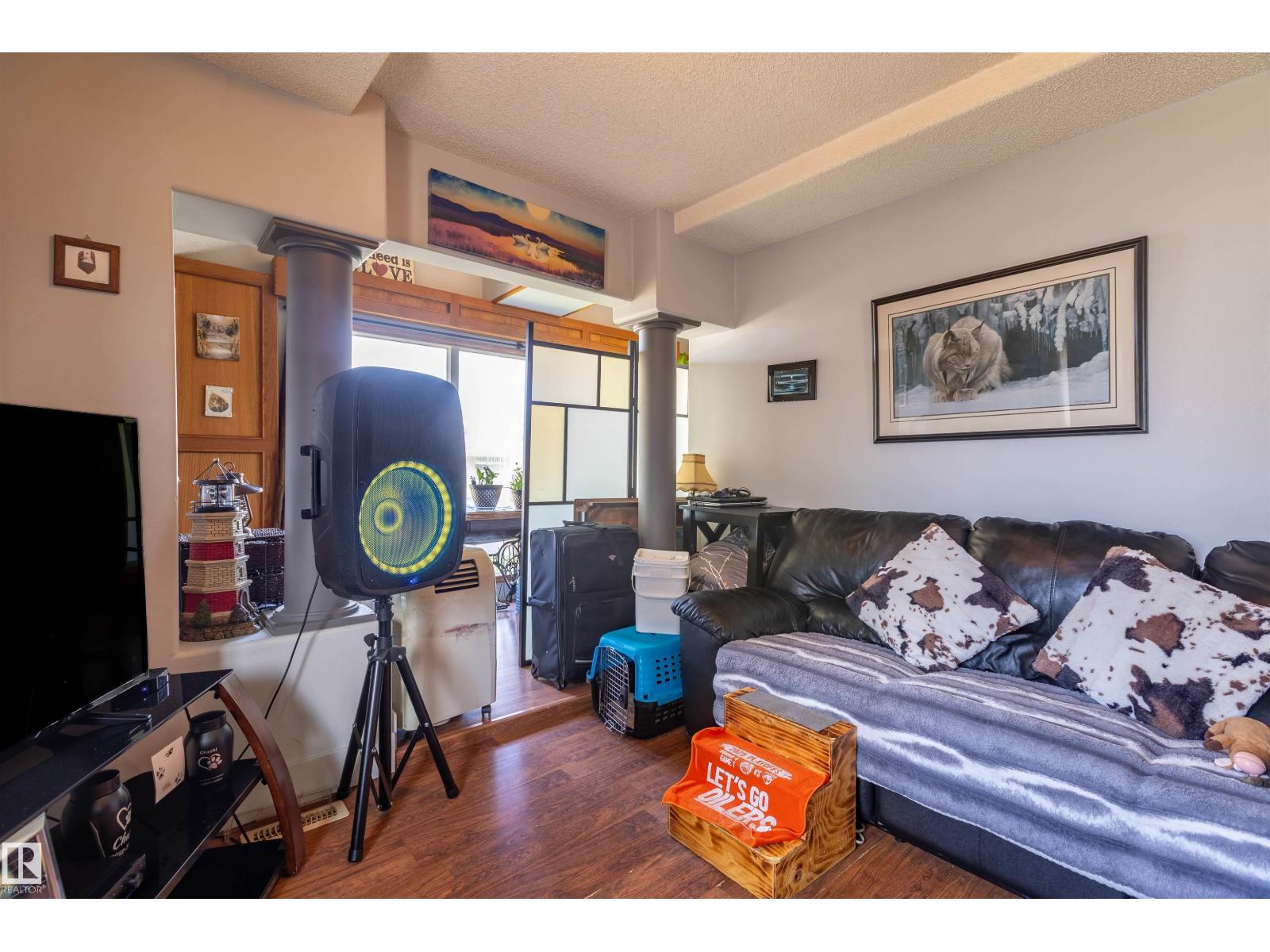 4834 51 St Property Photo 10
