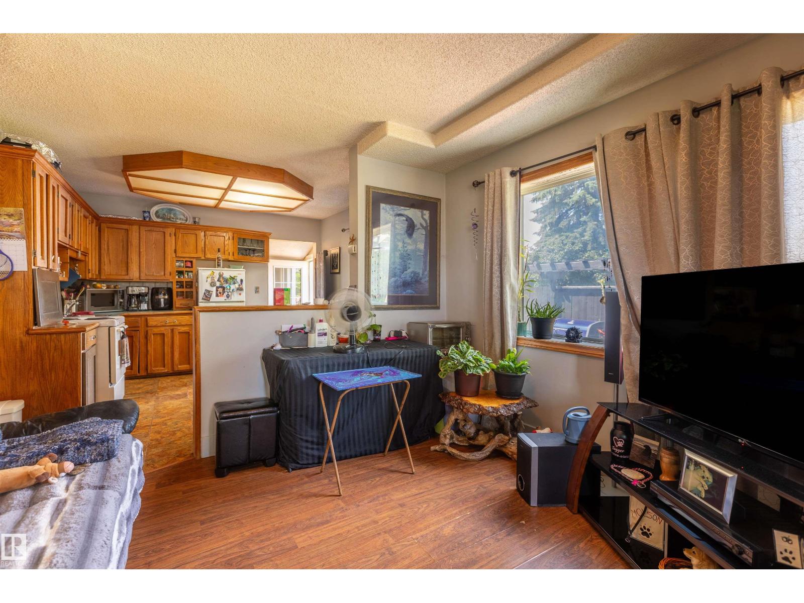 4834 51 St Property Photo 11