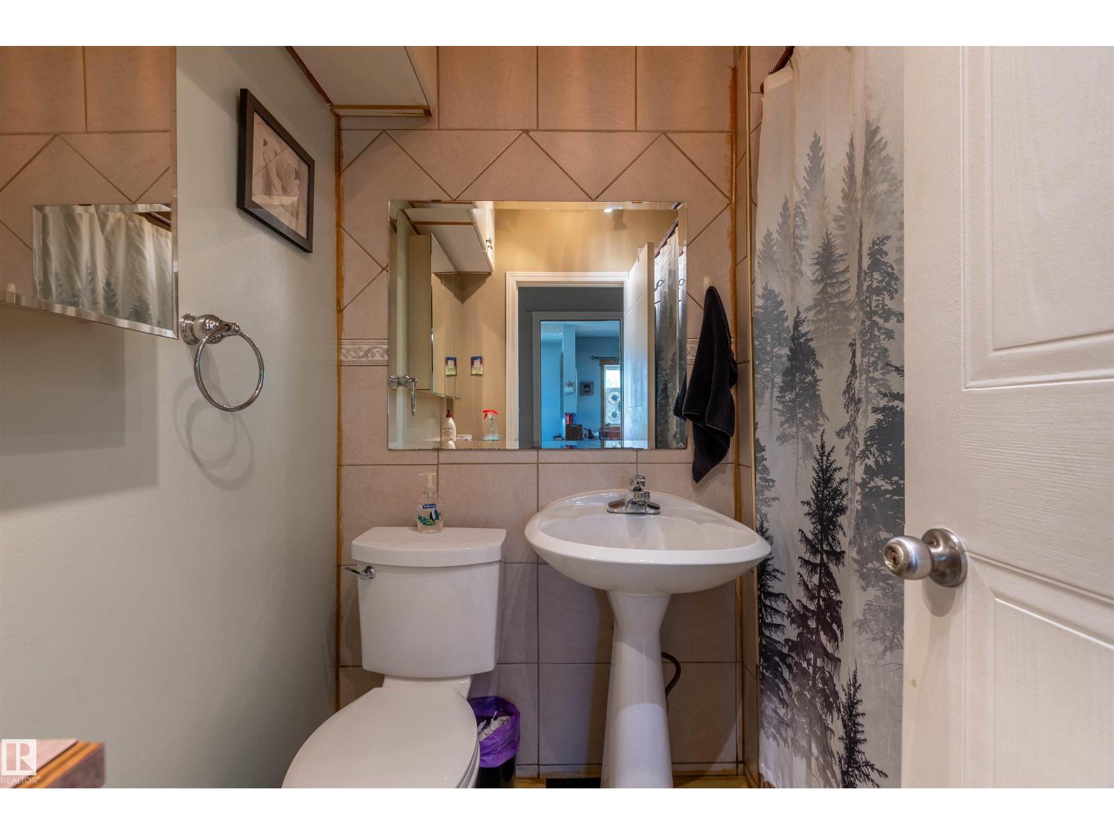 4834 51 St Property Photo 13