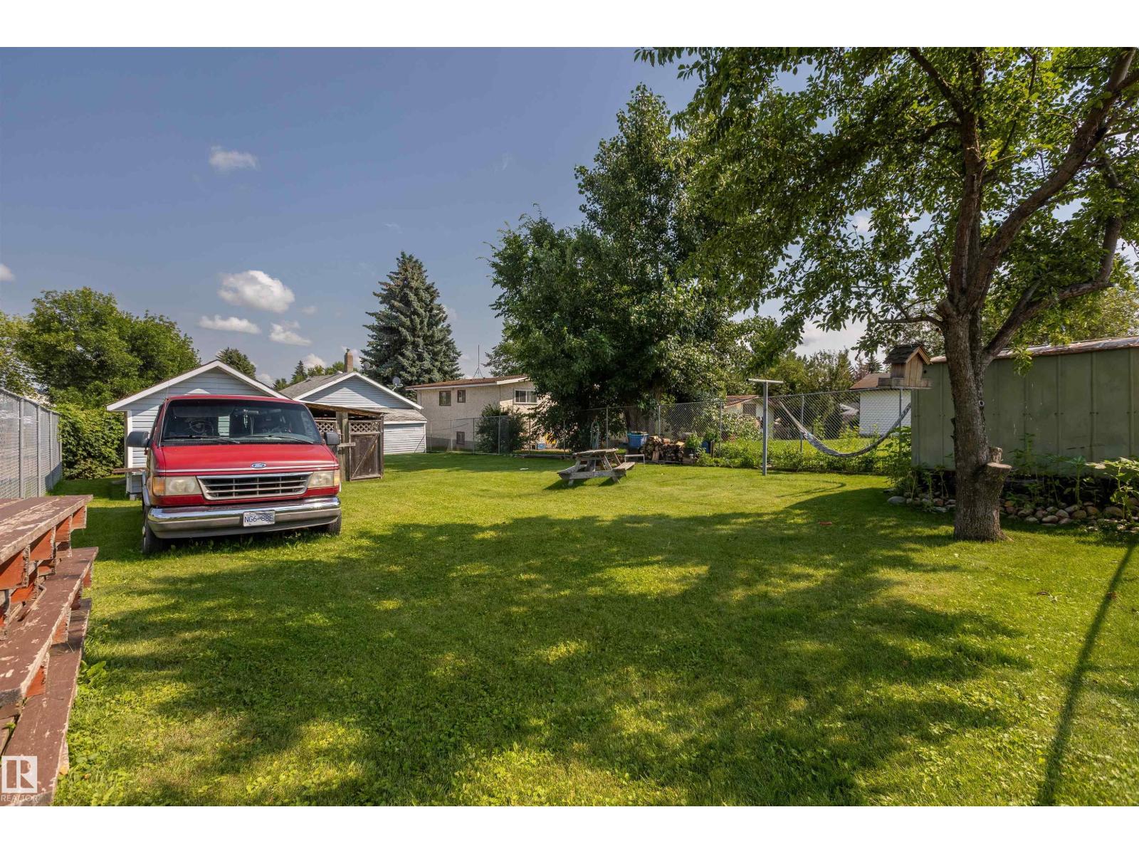 4834 51 St Property Photo 23