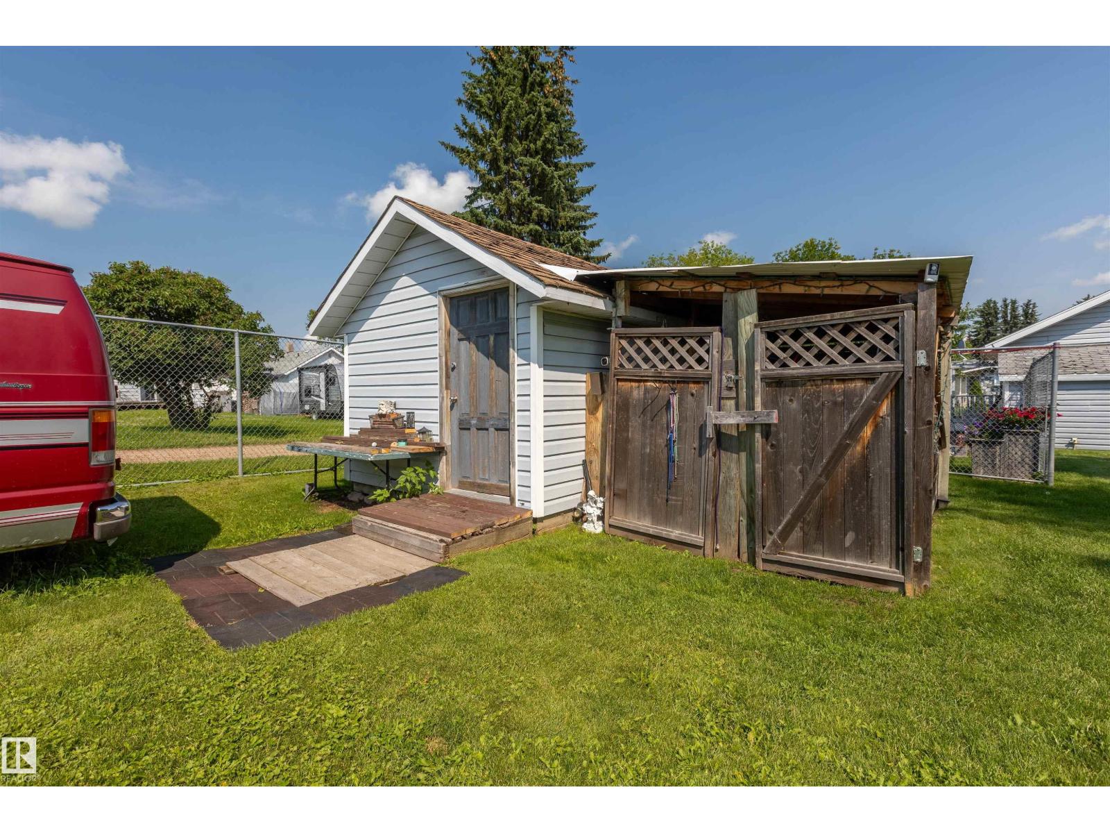 4834 51 St Property Photo 27